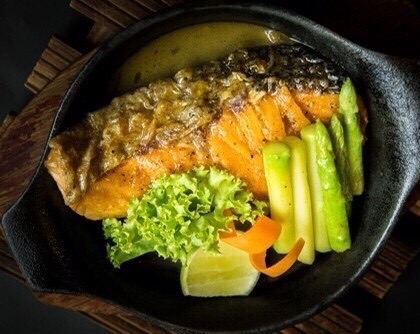 🎌✨ สัมผัสรสชาติแสนอร่อยแบบต้นตำรับญี่ปุ่นกับเมนูสุดพิเศษ "แซลมอนย่างเนย" 🍣🧈 ที่เราภูมิใจนำเข้าจากแซลมอนสดจากนอร์เวย์ 🐟🌊 ปรุงด้วยเนยหอมๆ ทอดบนกระทะร้อนๆ พร้อมให้คุณได้ลิ้มลองบนกระทะร้อนที่เพิ่งยกขึ้นจากเตาเลยค่ะ 🥢🍽️

มาเติมเต็มประสบการณ์ความอร่อยในแบบญี่ปุ่นแท้ๆ ที่จะแบบไม่เหมือนใครและไม่มีใครเหมือน ท่ามกลางบรรยากาศสบายๆ ที่จะทำให้ทุกมื้อเป็นช่วงเวลาพิเศษสำหรับคุณและคนที่คุณรัก💕🎶

รีบมาแวะชิมกันนะคะ! ไม่ว่าจะมื้อไหนก็พร้อมให้บริการด้วยรอยยิ้มและความเอื้อเฟื้อแบบญี่ปุ่นแท้ๆรอคุณอยู่ที่นี่ค่ะ 😄🎏🥇

🎌✨ Experience the authentic delicious taste of Japan with our special menu, "Grilled Salmon with Butter" 🍣🧈. We proudly use freshly imported Norwegian salmon 🐟🌊, cooked with fragrant butter on a sizzling hot pan, ready for you to savor straight from the stove 🥢🍽️.

Come and complete your Japanese culinary experience with us—uniquely authentic and unlike anywhere else, all in a relaxing atmosphere that will make every meal a special moment for you and your loved ones💕🎶.

Hurry and stop by for a taste! No matter the meal, we are always ready to serve you with authentic Japanese smiles and hospitality, waiting here for you 😄🎏🥇

#JapaneseCuisine
#แซลมอนย่างเนย
#サーモン
#นอร์เวย์แซลมอน
#焼き料理
#อร่อยมาก
#GourmetExperience
#อาหารญี่ปุ่น
#อาหารน่าอร่อย
#ความสุขของการกิน
#SustainablySourced
#EatLocal
#GourmetDelight
#DineWithUs
#UniqueFlavor
#สัมผัสความอร่อย
#HungryForMore
#รสชาติเยี่ยม
#TraditionAndTaste
#CulinaryArt
#SavorTheFlavor
#DeliciouslyCrafted
#アツアツ
#อาหารกลางวัน
#อาหารเย็น