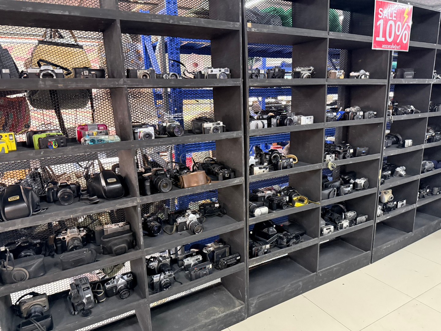 มาช้อปให้มันส์กันที่ MIAMI BAYSIDE BANGPU 💃

🛍️ พื้นที่ใหม่ใหญ่กว่าเดิม พร้อมสินค้าให้เลือกกว่า 500,000 ชิ้น!! 

🎉 พบกับสินค้าราคาดีที่โดนใจทั้งกล้องและเลนส์เริ่มเพียง 100 บาทต่อชิ้น 📸
✨ อย่าลืมแวะมาพบกับเรากันนะ เปิดบริการทุกวัน 11:00-18:00 น. ยกเว้นวันจันทร์นะจ๊ะจังหวะ ❌
⏳ เตรียมกระเป๋าตังค์ให้พร้อมแล้วมาช้อปกันเลย

#ช้อปปิ้งสนุก
#MiamiBayside
#Bangpu
#ช้อปกันเพลิน
#ช้อปกระจาย