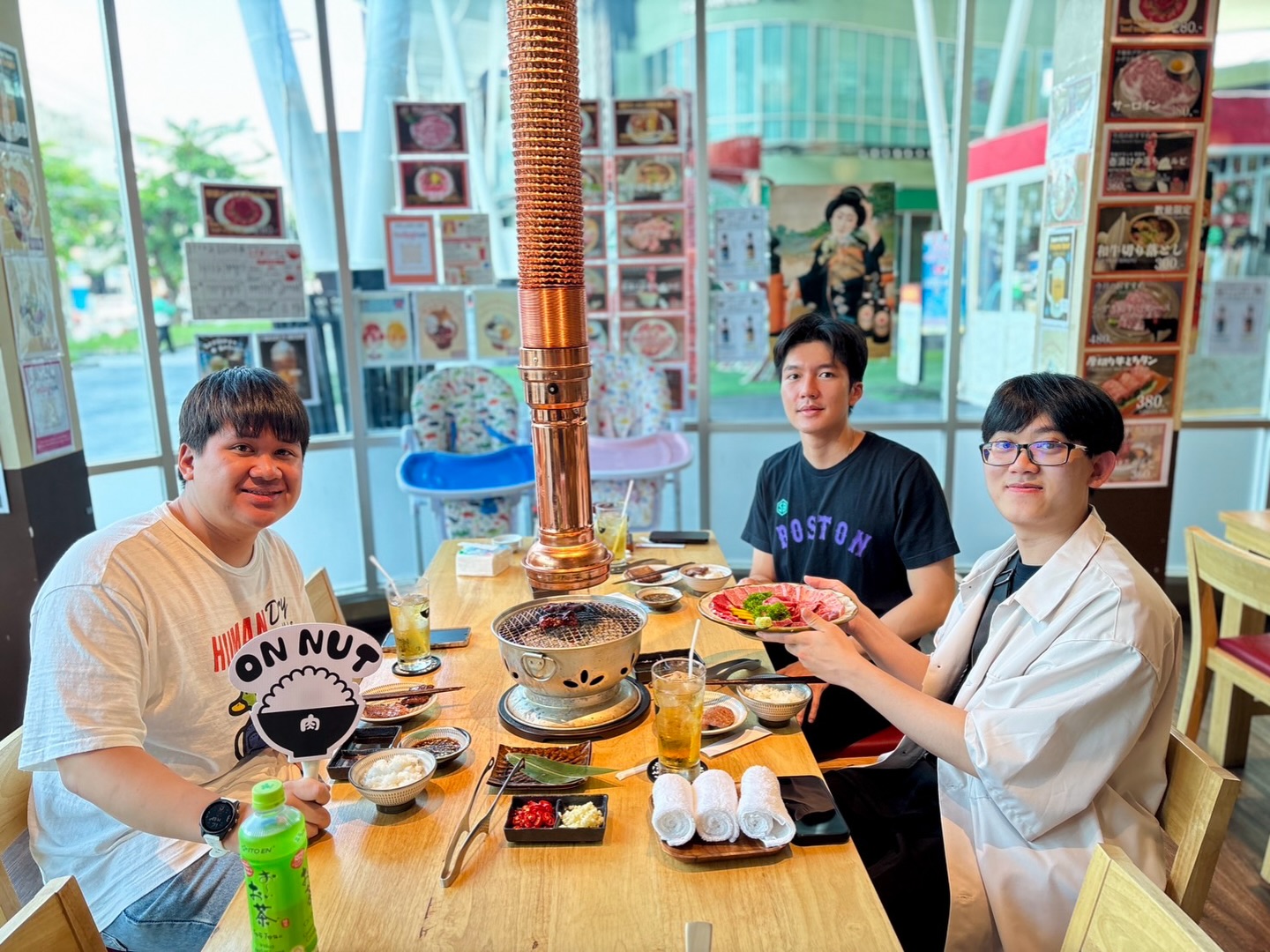 ご来店ありがとうございます🥰
⁡
開放感のある店内で美味しい焼肉を楽しみませんか？🍖
⁡
📍Onnut plaza
☎0654722730
LINE @100hlgjm