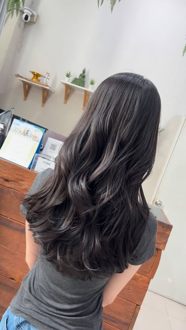 Long layer
By stylist : SAI

We use High quality products from Japan #milbon #arimino

🚘 ฟรีที่จอดรถ
👇🏻
Booking : 📕
Line oa @cyanbkk
Tel. 020092616
Open hours :⏰
Everyday 9.30-18.30 น.
#fyp #innercolor #日経サロン #japanesefashion 
#สีผม  #สีผมสวยๆ #Treatment#ตัดผมสไตล์ญี่ปุ่น #ทำสีผมสไตล์ญี่ปุ่น#ออกแบบทรงผม #balayage #Airtouch #highlights #ยืดวอลลุ่ม #layerscut
#antiorange #antiyellow #milbonthailand #ariminothailand#สีผมยอดฮิต #ติดเทรนด์ #สีผมแฟชั่น #ร้านทำผมใกล้คุณ #color #haircolor #haircolorspecialist #กรุงเทพ #ร้านทำผมทองหล่อ