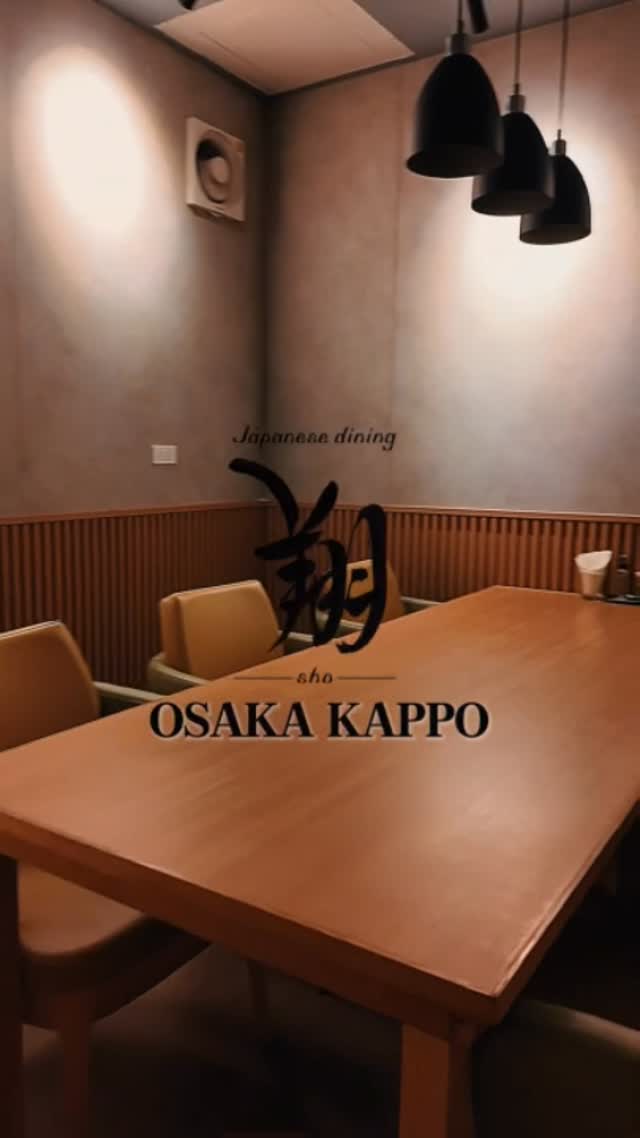 Located in Ekkamai, sho Japanese dining offers an elegant and tranquil setting where you can enjoy authentic Japanese cuisine. Each dish is crafted with carefully selected ingredients, highlighting the natural flavors and artistry of Japanese cooking. With a variety of seasonal dishes and a curated selection of Japanese sake, the restaurant is perfect for casual meals, intimate gatherings, and special occasions. Experience a refined and relaxing dining moment at sho Japanese dining.

エカマイにある sho Japanese dining は、落ち着いた空間で本格的な和食を楽しめるダイニングです。厳選した素材を丁寧に調理し、和食の魅力を存分に引き出した一皿をご提供します。季節の料理やこだわりの日本酒も豊富に揃い、カジュアルな食事から特別な日のディナーまで幅広いシーンに最適です。上質で心地よいひとときを、ぜひ sho Japanese dining でお過ごしください。