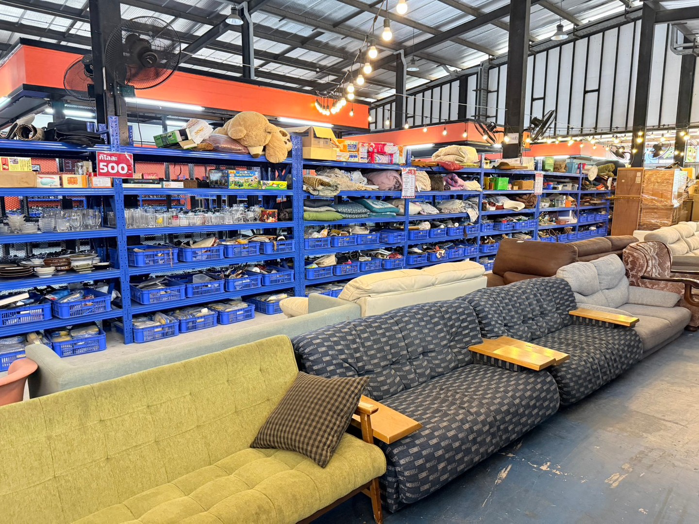 🌟 LUCKY HOME MIAMI BAYSIDE จัดหนักจัดเต็มกับสินค้าล็อตใหม่ที่ทุกคนต้องไปช้อป! 🎉🛍 พบกับโปรโมชั่นสุดปัง พบกับส่วนลดสูงสุดถึง 30%! 🤑✨

งานนี้บอกเลยว่าไม่ควรพลาด ซื้อครบ 3,000฿ ลด 10% ซื้อครบ 5,000฿ ลด 20% และไฮไลต์ถ้าช้อปครบ 7,000฿ ลดไปเลยถึง 30%! 😍💸 แล้วใครจะอดใจไหว!

เตรียมตัวให้พร้อมแล้วมาเจอกันที่ ZONE E ในโครงการ MIAMI BAYSIDE BANGPU จ.สมุทรปราการ 🗺 วันนี้พร้อมเปิดให้คุณได้เข้างานช้อปกันตั้งแต่เวลา 11:00-18:00 น. ⏰ อย่าลืมพกเพื่อนหรือครอบครัวมาช็อปด้วยกัน!

ดังนั้น ถ้าคุณกำลังมองหาความคุ้มค่าและสินค้าคุณภาพเยี่ยม ต้องมาเจอกันที่นี่เท่านั้นนะจ๊ะ 😊💖

#ShoppingTime
#LuckyHome
#MiamiBayside
#โปรโมชั่นปัง
#ช้อปกระจาย