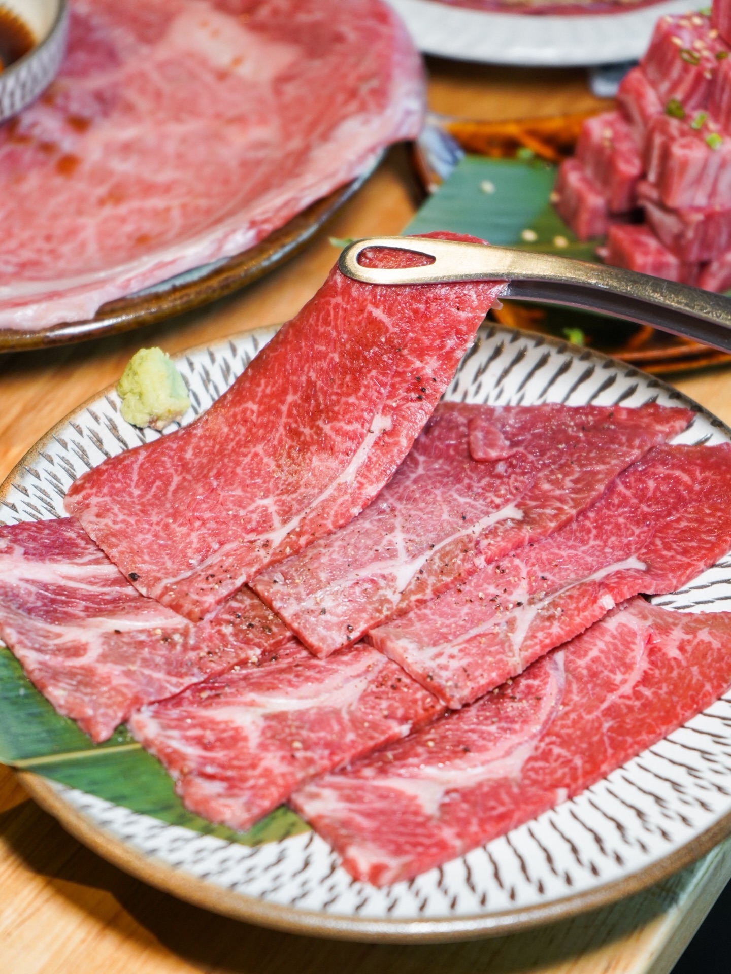 おにくとごはん。オンヌット店はONNUT PLAZA1階にございます。

施設内にはスーパーのTopsもあるので、お買い物して帰ることができます🛍
駐車場は1000B以上のご利用で6時間無料です。
インフォメーションにて、レシートのご提示お願いいたします✨️
เนื้อกับข้าว ร้านสาขา Onnut อยู่ที่ ONNUT PLAZA ชั้น 1 ค่ะ

ภายในอาคารมีซูเปอร์มาร์เก็ต Tops ด้วย สามารถช็อปปิ้งก่อนกลับบ้านได้ 🛍
ที่จอดรถฟรี 6 ชั่วโมงเมื่อใช้จ่ายเกิน 1,000 บาท
กรุณาแสดงใบเสร็จที่แผนกประชาสัมพันธ์นะคะ ✨️
⁡
📍Onnut Plaza
⏰11:30-22:00
☎0654722730
LINE @100hlgjm