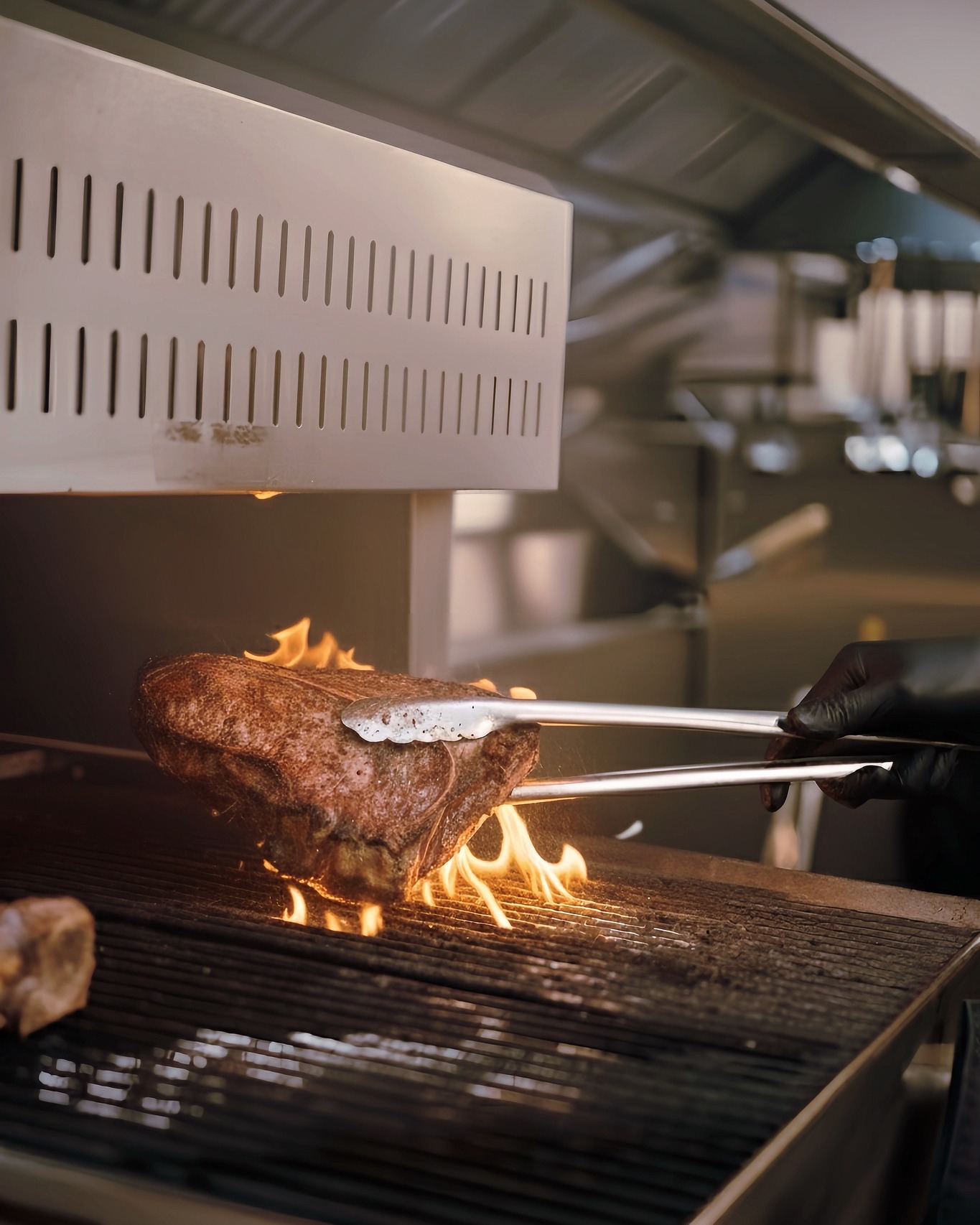 Focus: Deep dive into the 28-day dry-aging process and the USDA Prime grading. "𝑻𝒉𝒆 𝒔𝒆𝒄𝒓𝒆𝒕 𝒕𝒐 𝒕𝒉𝒆 𝒑𝒆𝒓𝒇𝒆𝒄𝒕 𝒕𝒂𝒔𝒕𝒆?” Time, tradition, and the highest grade of beef.
​
𝐑𝐞𝐬𝐞𝐫𝐯𝐚𝐭𝐢𝐨𝐧:
064-567-2929
LINE ID: wg.reservation
reservation@wolfgangssteakhouse.th
​
𝐖𝐨𝐥𝐟𝐠𝐚𝐧𝐠'𝐬 𝐒𝐭𝐞𝐚𝐤𝐡𝐨𝐮𝐬𝐞 𝐁𝐚𝐧𝐠𝐤𝐨𝐤
Mon - Sun: 11:30 AM - 11:30 PM
3rd floor, The Storeys at One Bangkok
​
#WolfgangsSteakhouseThailand