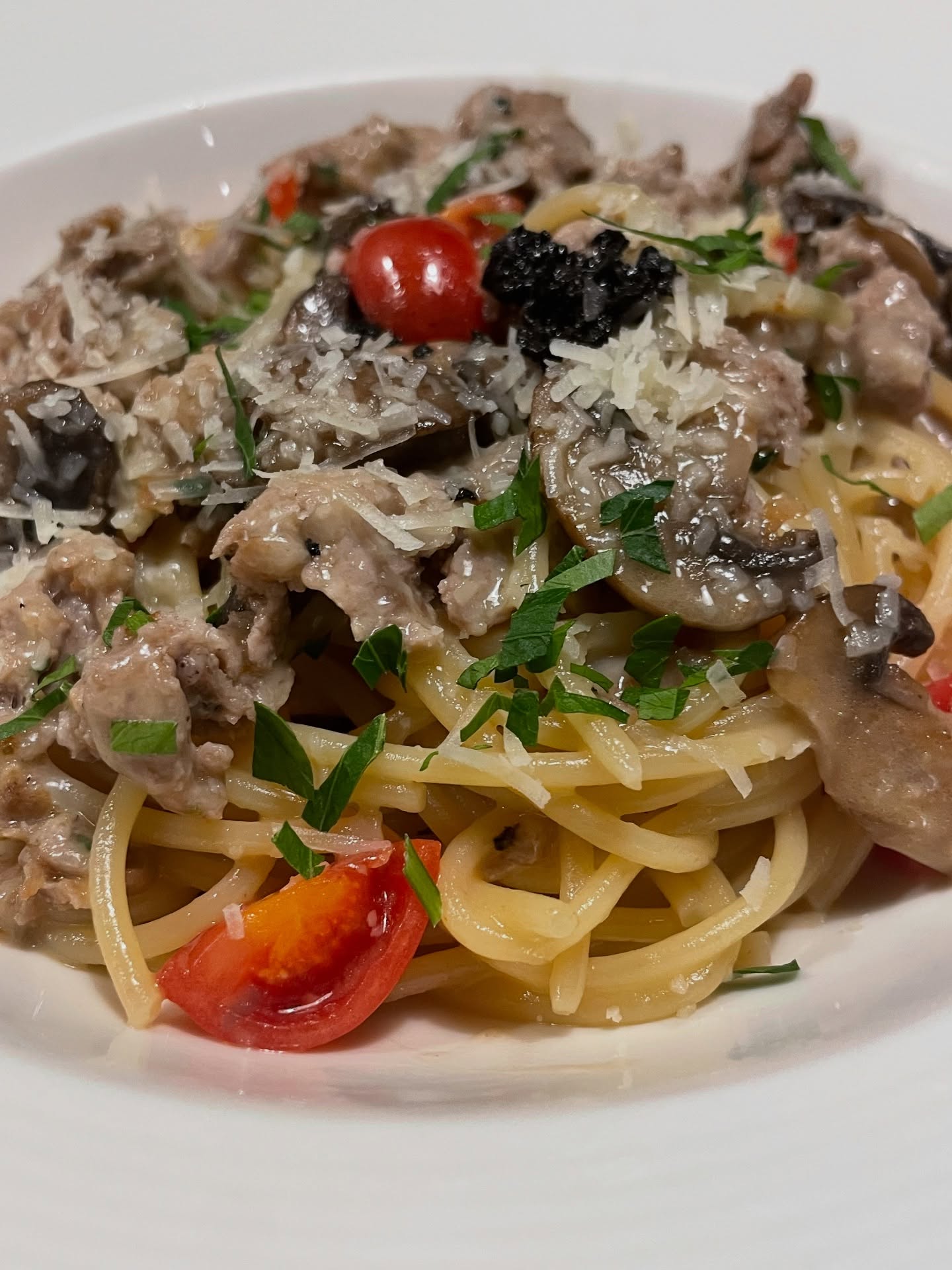 🍝 Kenji’s Lab: Homemade Comfort! 🍄

Enjoy our special menu this week‼️
Rich, flavorful Shop Made Italian Sausage and Brown Mushrooms🍄

Choose your pasta:
• Penne Rosso: Classic tomato-based sauce 🍅
• Spaghetti Bianco: Creamy Parmesan base with luxurious Truffle Paste (no tomato!) 🧀

Which delicious plate will you try first?🥰 

#kenjislab #homemadesausage #italiansausagepasta