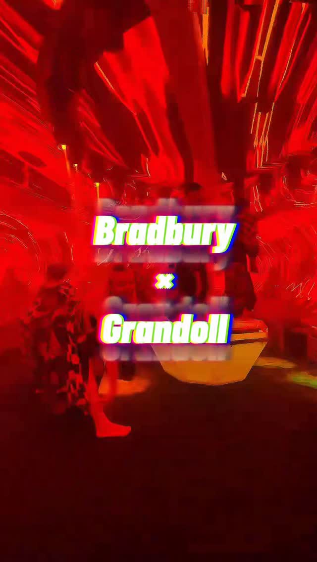 Bradbury × Grandoll – Electric Night was insane!⚡💥
Thank you to everyone who came and made November 23rd unforgettable.
Japanese dance vibes, crazy energy, full-power entertainment — this night truly lit up Bangkok.
See you again at the next Electric Night✨🔥

#BRADBURY #massage #bangkoktrip #映えスポット #InstaWorthy