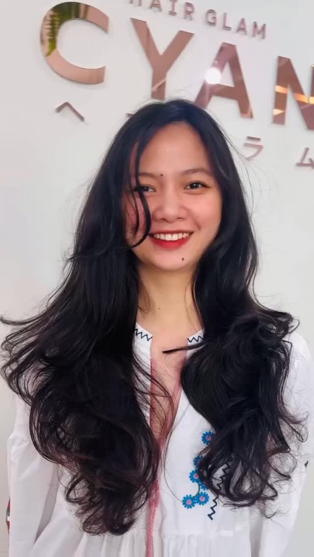 Signature S curl  Perm

By stylist : SARA

We use High quality products from Japan #milbon #arimino

Open hours :⏰
Everyday 9.30-18.30 น.
#fyp #innercolor #日経サロン #japanesefashion 
#สีผม  #สีผมสวยๆ #Treatment#ตัดผมสไตล์ญี่ปุ่น #ทำสีผมสไตล์ญี่ปุ่น#ออกแบบทรงผม #balayage #Airtouch #highlights #ยืดวอลลุ่ม #layerscut
#antiorange #antiyellow #milbonthailand #ariminothailand#สีผมยอดฮิต #ติดเทรนด์ #สีผมแฟชั่น #ร้านทำผมใกล้คุณ #color #haircolor #haircolorspecialist #กรุงเทพ #ร้านทำผมทองหล่อ