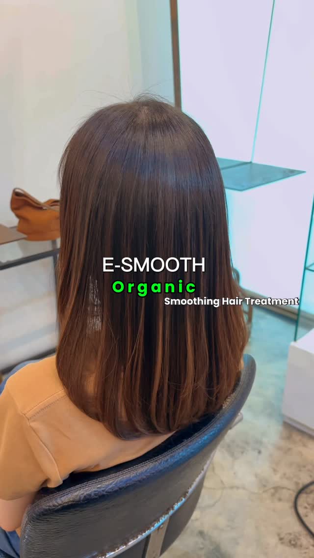 E-Smooth Organic Hair Treatment🍃 ทรีตเมนต์ฟื้นบำรุงเส้นผม
ช่วยให้ผม เรียบลื่น ไม่ชี้ฟู เหมือนผ่านการหนีบผมเบาๆ แต่ยังคงพองสวยธรรมชาติ

เริ่มต้นด้วย
👉 Clarity Shampoo – ทำความสะอาดลึก เปิดเกล็ดผมเพื่อเตรียมรับสารบำรุง
ต่อด้วย
👉 Smoothing Emulsion / Violet Emulsion – เติมความชุ่มชื้นและสารบำรุงเข้มข้น เพื่อให้เส้นผมแข็งแรง เรียบลื่นยิ่งขึ้น

💚 เหมาะสำหรับทุกสภาพผม
ทั้งผมแห้งเสีย ทำสี หรือผ่านเคมีมา

ผลลัพธ์: ผมนุ่ม สุขภาพดี ดูตรงอย่างเป็นธรรมชาติ ✨

🅑🅞🅞🅚🅘🅝🅖 จองคิว.!!
ติดต่อสอบถามโปรโมชั่นได้ที่
---------------------------------------

Hair Atelier ADOR - แฮร์ อเทลเลอร์ อดอร์ 
🧡  𝐓𝐄𝐋: 02-108-9977, 084-044-8900
💚 𝐋𝐈𝐍𝐄 𝐎𝐀: @hairatelierador
📍ทองหล่อ Noble Ora Condo ชั้น 1 
การเดินทาง: 🚝BTS ทองหล่อ/ 🚙 มีที่จอดรถสะดวก
---------------------------------------

#HairAtelierADOR  #HairSalon
#ร้านทำผมทองหล่อ #ร้านทำผมสไตล์ญี่ปุ่น
#HairTreatment