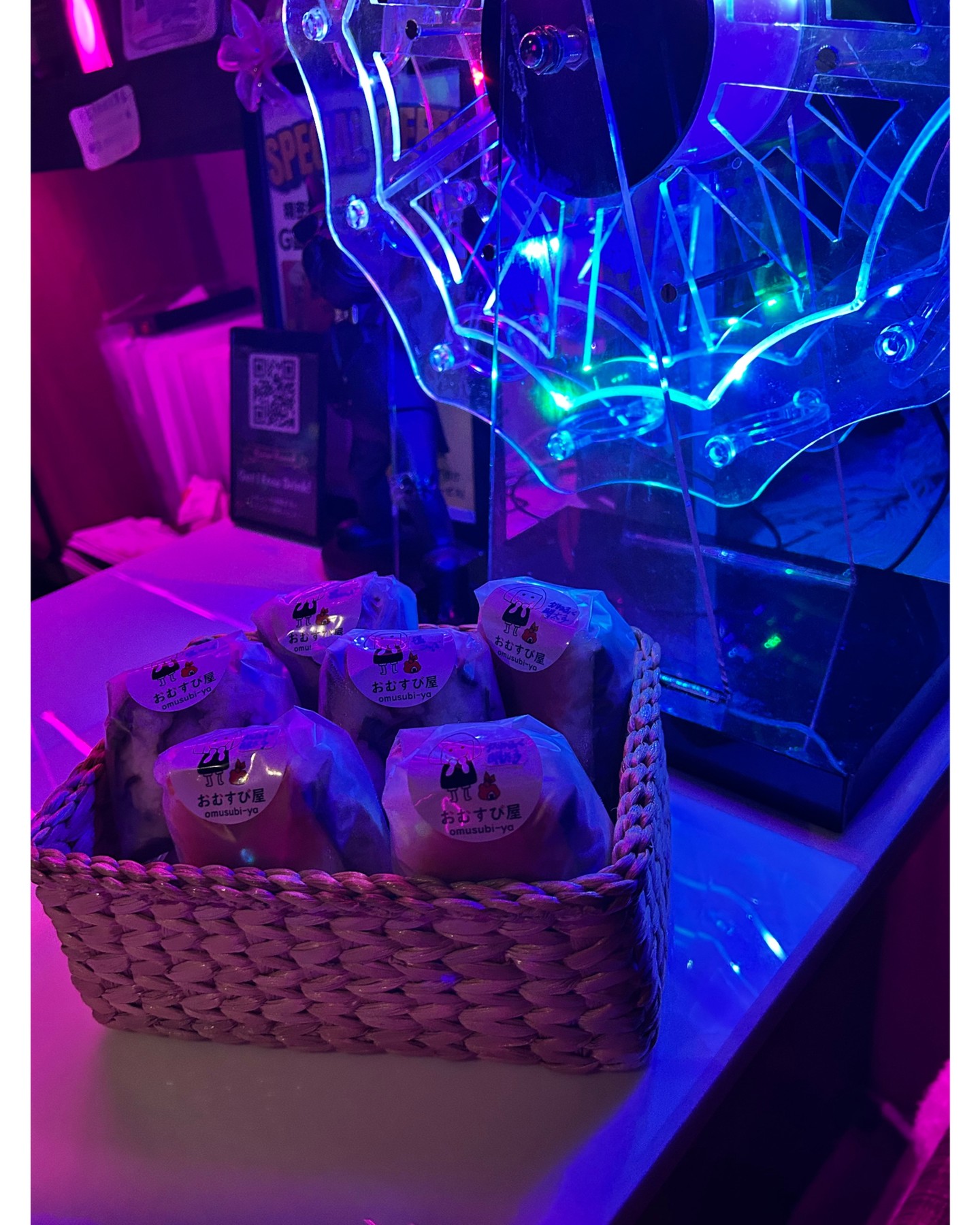 ✨金曜日の楽しみはここにあります！✨今夜は特別な金曜日限定メニューをご用意しております。おにぎり🍙と生姜の効いた唐揚げ🍗が登場！唐揚げはお酒🍶にぴったりの一品で、スパイスが効いていて絶品です✨

さらに、カラオケ🎤、ビリヤード🎱、ダーツ🎯も完備！お友達と一緒に遊びに来て、素敵なひとときをお過ごしください。今月のランキングもいよいよ終盤！あなたもチャレンジしてみませんか？🏆

夜のリラックスしたひとときも、当店で素晴らしい経験にしてください！皆様のご来店を心よりお待ちしております。おいしい料理と楽しいアクティビティで金曜日の夜を満喫しませんか⭐️

#金曜日限定
#おにぎり
#唐揚げ
#生姜の効いた味
#カラオケナイト
#ビリヤードチャレンジ
#ダーツ対決
#月間ランキング
#素敵なひととき
#お酒にぴったり