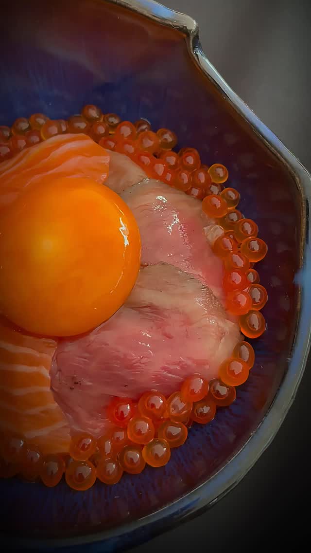 Welcome to the new Japanese restaurant where you can enjoy a fusion of wagyu beef and seafood.

ขอต้อนรับสู่ร้านอาหารญี่ปุ่นแห่งใหม่ที่คุณจะได้เพลิดเพลินกับการผสมผสานระหว่างเนื้อวากิวและซีฟู้ด

和牛とシーフードのフュージョンが楽しめる新しいジャパニーズレストランへようこそ。