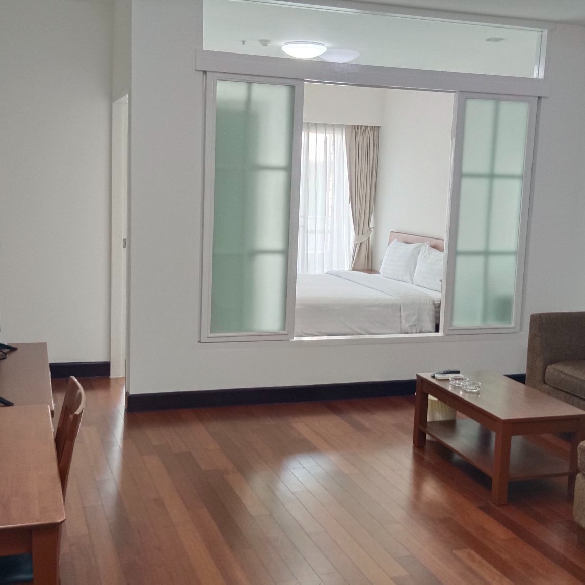 スクンビット39にある魅力的な物件、Citi Resort 39 New Siteのご紹介です🏢この物件は、単身用の物件になり、スタジオや1ベッドルームタイプのお部屋を提供しています。間取りのバリエーションも豊富で、ライフスタイルに合わせた選択が可能です✈️さらに、ファシリティも充実。プールやジムの他に、大浴場でリラックスしたり、ゴルフゲージとシュミレーターでリフレッシュすることができます⛳️🚴

この物件は高速道路へのアクセスも抜群で、移動がスムーズ。忙しいビジネスパーソンにとって魅力的な立地です🚗✨また、階下にはフジスーパー2号店があり、買い物にも便利な環境です🛒ぜひこの理想的な住まいで、快適な生活を始めてみませんか？

お問い合わせはお気軽にどうぞ📞📧

#バンコク
#物件情報
#不動産
#単身者向け
#スタジオ
#Sukhumvit39
#快適生活
#シティリゾート
#ショッピング便利
#ゴルフシミュレーター
#スタイリッシュライフ
#新しい生活
#フジスーパー
#安心の住まい
#居心地の良い空間
#紅樹株式会社