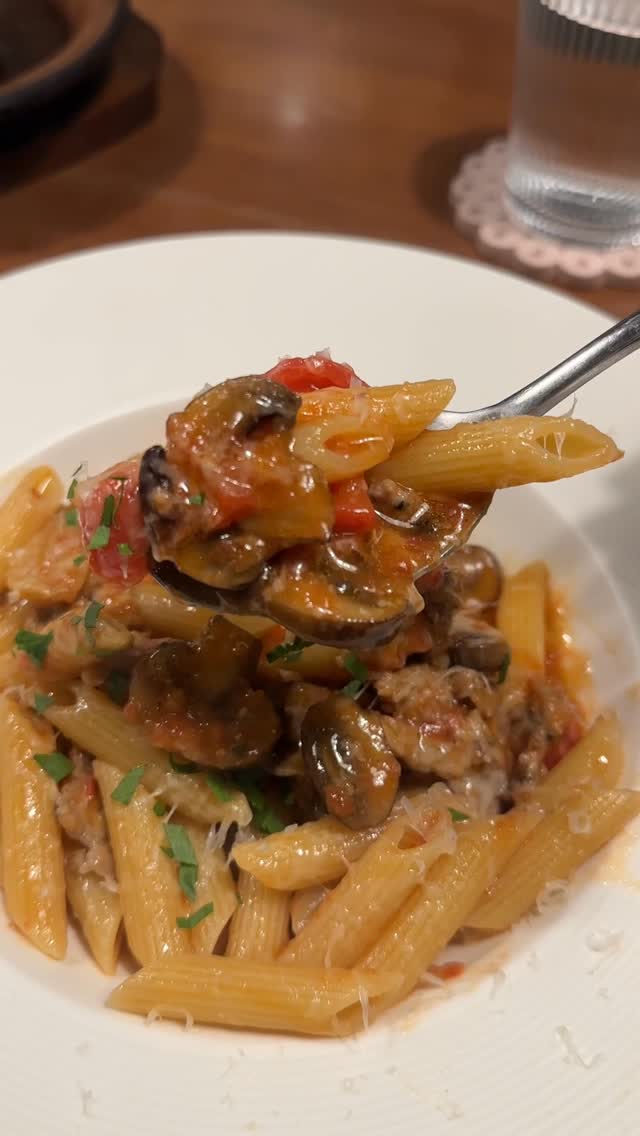 🍝Enjoy our special menu this week‼️Penne Rosso: Classic tomato-based sauce 🍅 with rich, flavorful Shop Made Italian Sausage and Brown Mushrooms🍄
#kenjislab