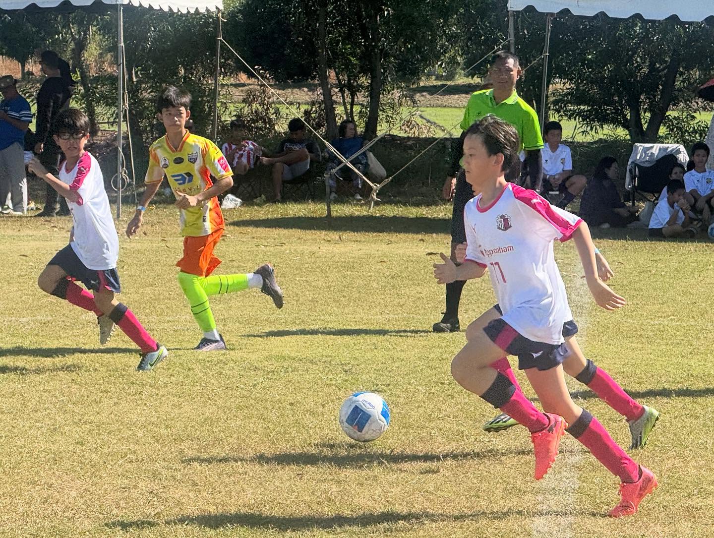 【Bangkok International Supercup】
12/6(土)~12/7⁡(日)、U9, U11, U13に出場しました。

磨けば輝くダイヤモンドのように、磨き続ける。
成長をもたらすのは日々の練習と試合から🔥

無料体験実施中です！
詳しくはプロフィールからHPへ🌸

#セレッソ大阪 #セレッソ大阪バンコク校 #サッカー #タイ #バンコク バンコク在住 バンコク生活 バンコク子育て サッカースクール 初心者大歓迎 海外サッカー タイ駐在 タイ生活 thailand bangkok cerezo cerezoosaka followｍe football 止める蹴る