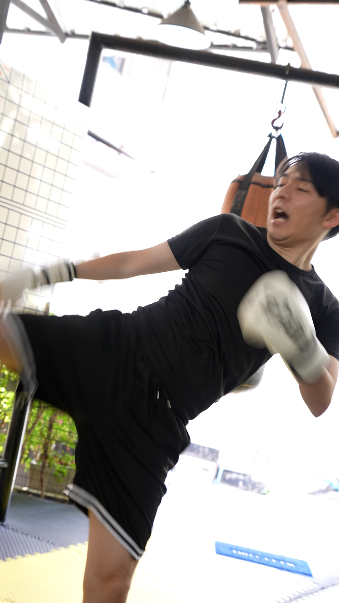 🥊さわっでぃくらっぷ🥊
🇯🇵日本語は下にあります🇯🇵
🥊Sawaddee Krub🥊
🇺🇸Scroll down for English🇬🇧

สวัสดีทุกคน! 🌟 สบายดีกันไหม⁉️⁉️💪

ขอบคุณที่ติดตามโซเชียลมีเดียและ Google Maps ของ Migaku Gym เสมอมา‼️ 🌍 เขียนรีวิวเกี่ยวกับยิมของเราบน Google และรับโปรโมชั่นดีๆ ได้เลย‼️ 🎁✨

Migaku Gym ดึงดูดผู้คนทุกเพศทุกวัยจากทั่วทุกมุมโลก แม้แต่ผู้ที่มีอายุ 65 ปีขึ้นไปก็ยินดีต้อนรับ‼️ 👶👴 เราทำงานอย่างหนักทุกวันเพื่อให้ที่นี่เป็นสถานที่ที่สนุกสนานสำหรับทุกคน! 🔥

หากมีคำถามใดๆ โปรดส่งข้อความถึงเราได้ตลอดเวลา‼️ 📩 เรารอคอยคำถามและข้อเสนอแนะจากคุณ และเรากำลังพัฒนายิมของเราอย่างต่อเนื่องเพื่อให้เป็นสถานที่ที่สะดวกสบายยิ่งขึ้น‼️

มาร่วมกันออกกำลังกายที่ Migaku Gym ต่อไป ผ่อนคลายทั้งกายและใจ‼️ 🧘‍♂️🏋️‍♀️ แม้แต่ก้าวเล็กๆ ก็นำไปสู่ความก้าวหน้าที่ยิ่งใหญ่ได้‼️ 🌱✨

🚶‍♀️ยิมอยู่ปากซอย สุขุมวิท24 เดินจากBTS พร้อมพงษ์3 นาที‼️

Hello everyone‼️🌟 How are you all doing⁉️⁉️💪

Thank you for always following Migaku Gym's social media and Google Maps‼️🌍 Write a Google review for the gym and you'll get a great promotion‼️🎁✨

Migaku Gym is a place where people of all ages and genders come together from all over the world. Even people over 65 are welcome‼️👶👴 We're working hard every day to make it a fun place for everyone!‼️🔥

If you have any questions, please feel free to message us anytime‼️📩 We look forward to your questions and feedback. And we're constantly improving our gym to make it an even more comfortable place‼️

Let's continue to sweat together at Migaku Gym and refresh our minds and bodies! 🧘‍♂️🏋️‍♀️Even small steps can lead to great progress‼️🌱✨
🚶‍♀️Conveniently located at the entrance of Sukhumvit 24, just a 3-minute walk from BTS Phrom Phong Station‼️

こんにちは、皆さん‼️🌟みんな元気ですか⁉️⁉️💪

Migakuジムには老若男女、世界中から色んな人が集まってくれてます。65歳の方も大歓迎‼️👶👴みんなが楽しく体動かせる場所を目指して、今日も全力でMigakuしてます‼️🔥

分からないことがあれば、いつでもメッセージください‼️📩みんなの質問やフィードバックを待ってます。

これからもMigakuジムで一緒に汗かいて、心も身体もリフレッシュしましょう‼️🧘‍♂️🏋️‍♀️どんな小さなステップでも、それがあなたの大きな進化に繋がる‼️🌱✨

🚶‍♀️アクセスも便利で、BTSプロンポン駅から徒歩3分！エンポリアムデパート横のSky View Hotel 敷地内‼️

#muaythai
#ลดน้ำหนัก
#ลดความอ้วน
#thaiboxing
#ออกกำลังกาย
#ลดไขมัน
#muaythaitraining
#ฟิตเนส
#ลดหุ่น
#มวยไทย
#เอวเอส
#ปั้นหุ่น
#มวยไทยเพื่อสุขภาพ
#ต่อยมวย
#เรียนมวยไทย
#ชกมวย
#boxinggymbkk
#泰拳 
#ムエタイ 
#曼谷旅游