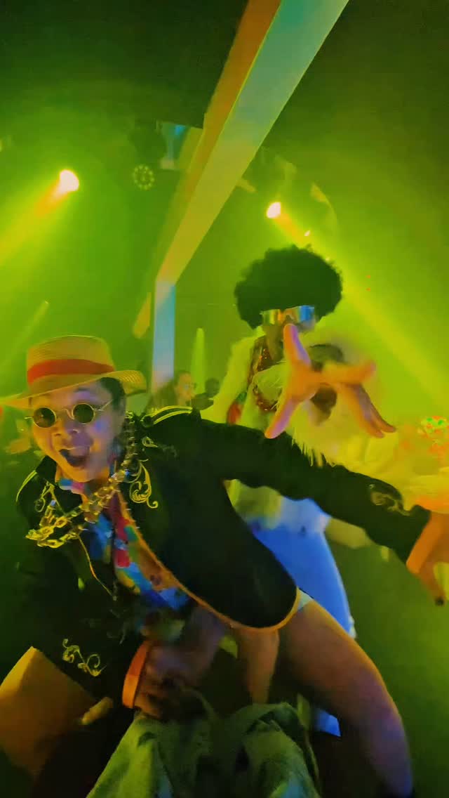 🎉 Introducing Bradbury’s legendary therapist 
duo:
🔥 Toshi & Triko!

Energetic, hilarious, and full of entertainment 💥
This duo delivers top-tier massage & show vibes only at BRADBURY.

📍 Bradbury - Soi Sukhumvit 61
⏰ 12:00 – 0:00
⁡
#BRADBURY #BangkokTrip #massage #WorldsNoisiestMassage #instaworthy