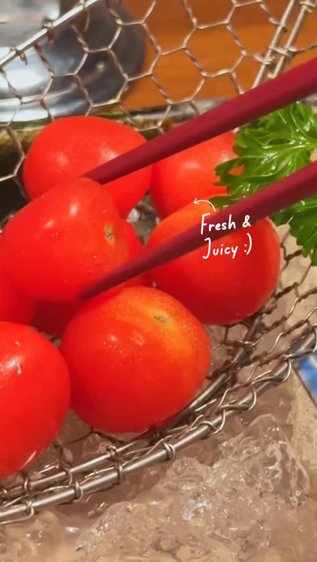 Cold. Organic. Juicy. 🍅🧊✨

Organic tomatoes from Chiang Mai. 
High in umami, pure in every bite.

📍 Find them at Kenji’s Lab😋