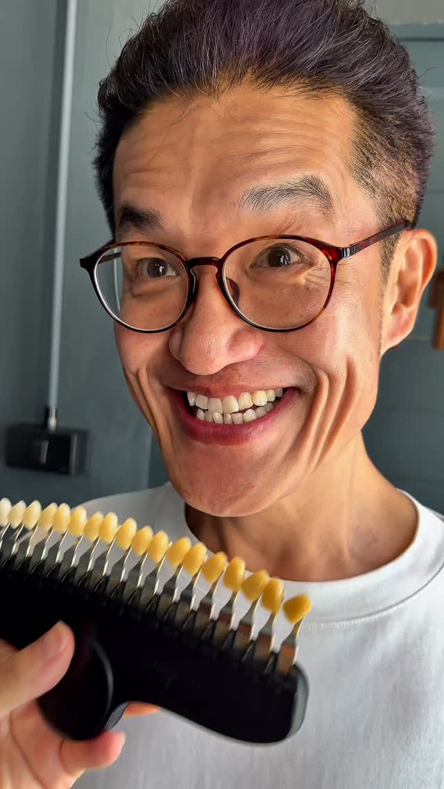 ホワイトニングでトーンアップ✨
鏡を見て思わず「白い！」の笑顔。
自然な明るさへ（※個人差あり）。ご予約はDMへ

⸻

ไวท์เทนนิ่งแล้วโทนอัพทันใจ✨
ลูกค้าดีใจมาก “ขาวขึ้น!” ยิ้มมั่นใจครับ
ลุคเป็นธรรมชาติ (ผลลัพธ์แตกต่างกันไป) จองคิวทาง DMได้เลยครับ

ホワイトニング
トーンアップ
ฟอกสีฟัน
ฟันขาว
ยิ้มมั่นใจ