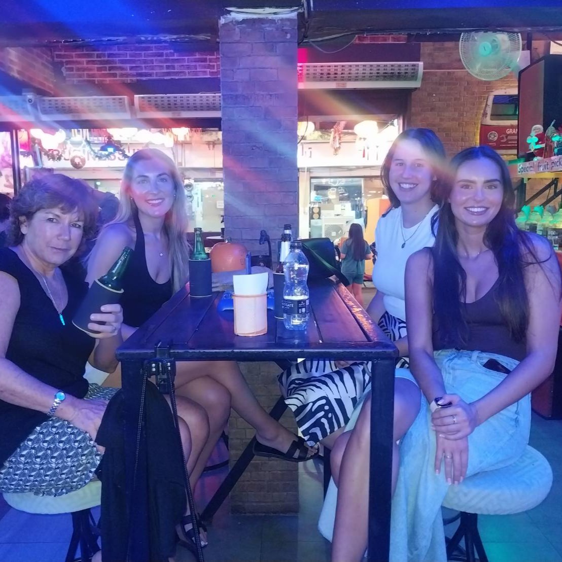 Saturday nights are better at Orange Bar ✨
Let’s make tonight a good one 🍸
📍 Sukhumvit 11/1

เสาร์นี้ต้อง Orange Bar ✨
มาสนุกกันให้เต็มที่นะ 🍸
📍 สุขุมวิท 11/1

#OrangeBar #OrangeBarBangkok #SaturdayNight #BangkokNightlife #Sukhumvit11 #WeekendMood #ThailandNightlife #บาร์กรุงเทพ