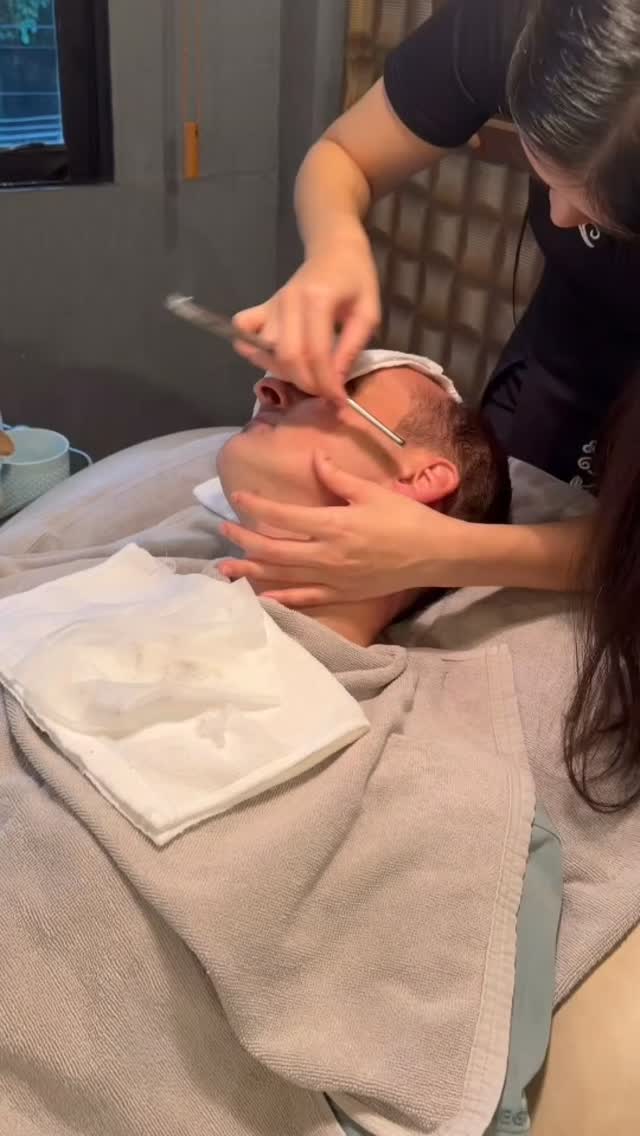 Shaving ✨ included in the basic course 90 minutes 

Make a reservation 👇
☎️ 02 124 5246
DM (X or FACEBOOK)
WhatsApp +66 98 925 5888
Line  lin.ee/YOE9biR

#bodycareworks #สปาเวียดนาม #asok #btsasok