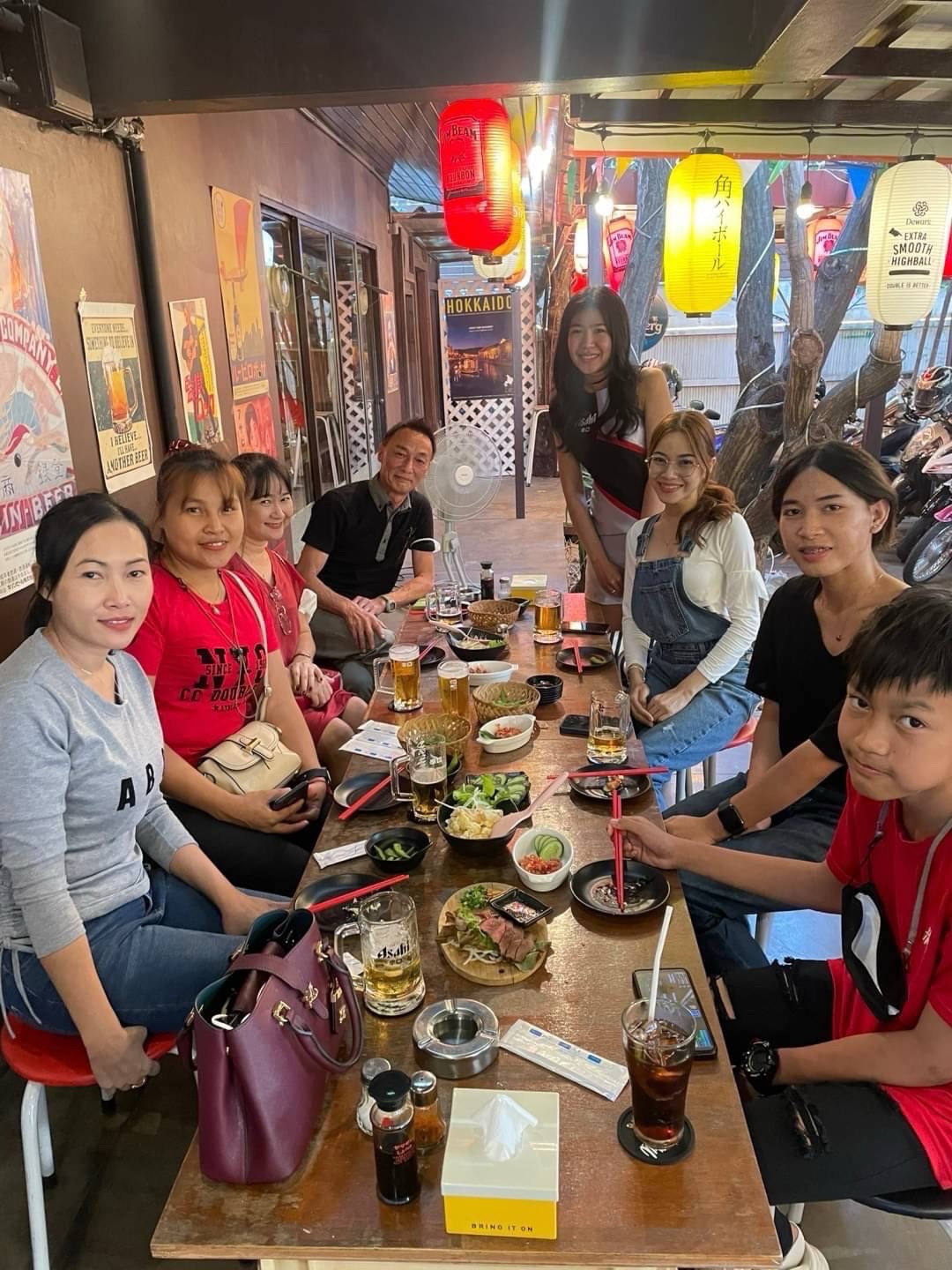 This weekends Promotion
🍺✨ASAHI Beer โปรแรง 3 วันเท่านั้น!!✨🍺

ราคาพิเศษเฉพาะสัปดาห์นี้💥
👉 โซน Outdoor เพียง แก้วละ 77B‼️
👉 นั่งโซน Indoor ก็แค่ แก้วละ 99B🔥
👉 มากับเพื่อนๆ ต้องจัด ทาวเวอร์ 3L แค่ 680B 🍻
ยังไม่หมด! ห้ามพลาดกับ Happy Hour 😍
⏰ เวลา 17:00 – 19:00 เท่านั้น
👉 ซื้อ 1 แถม 2 ทั้งเบียร์ / ซาวร์ / ไฮบอล คุ้มสุดๆ‼️

ถ้าเริ่มคิดว่า “ไปดีมั้ยนะ?” นั่นแหละคือสัญญาณว่า…ได้เวลา ชนแก้ว แล้ว👌✨
โปรนี้มีแค่ 3 วันเท่านั้น! พลาดแล้วต้องเสียดายแน่นอน

มาสนุกกับการชนแก้ว ASAHI กันที่ ทองหล่อโยโกโจ 🥂
 รีบจองด่วนก่อนโต๊ะเต็มนะจ๊ะ

#thongloryokocho #thonglor #japaneseizakaya #bangkoknightlife