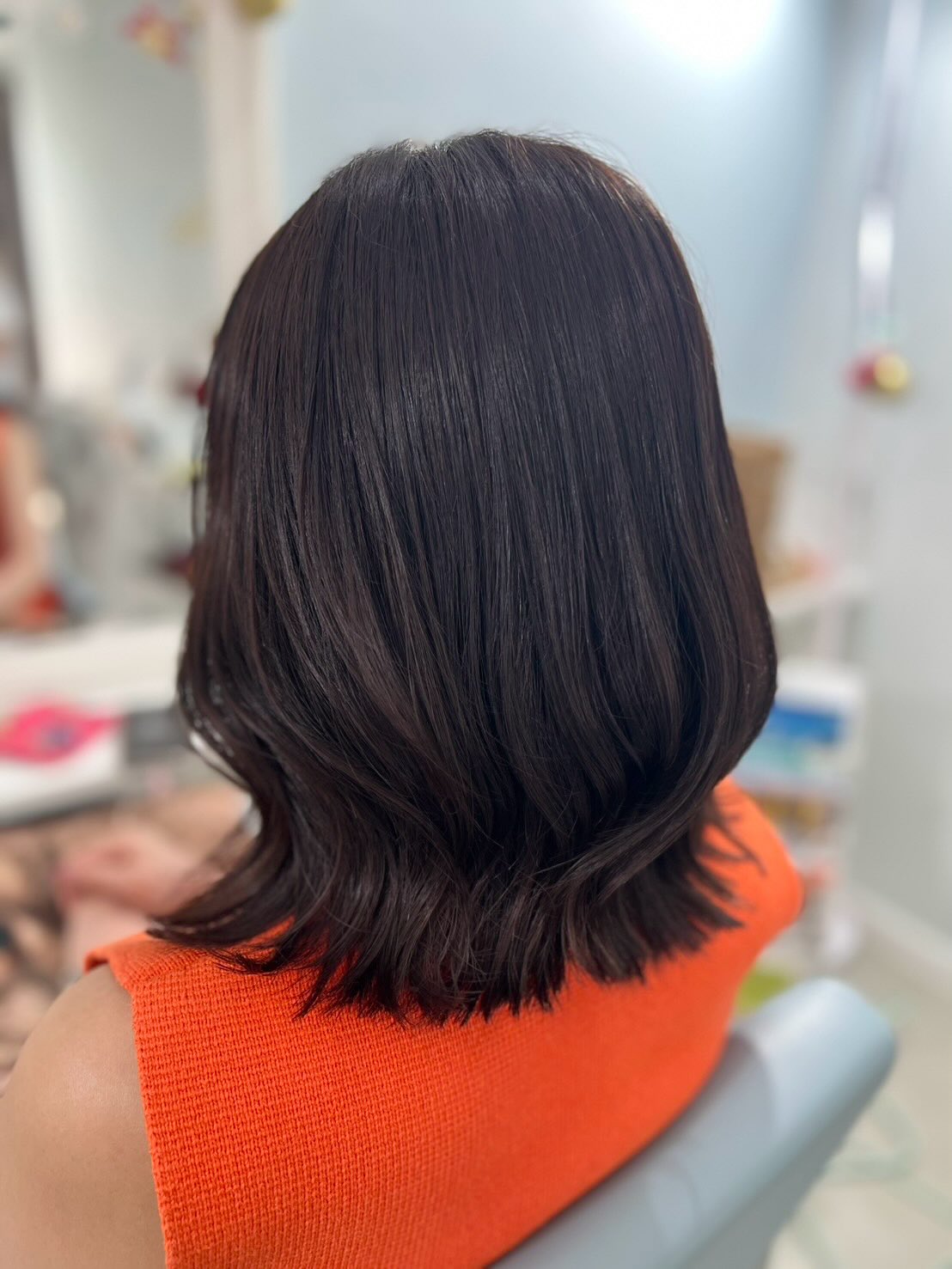 カラーに混ぜるタイプのKINUプレックストリートメントはダメージを最小限に抑えてご希望のカラーができるのでオススメです♡

1,500バーツ♪