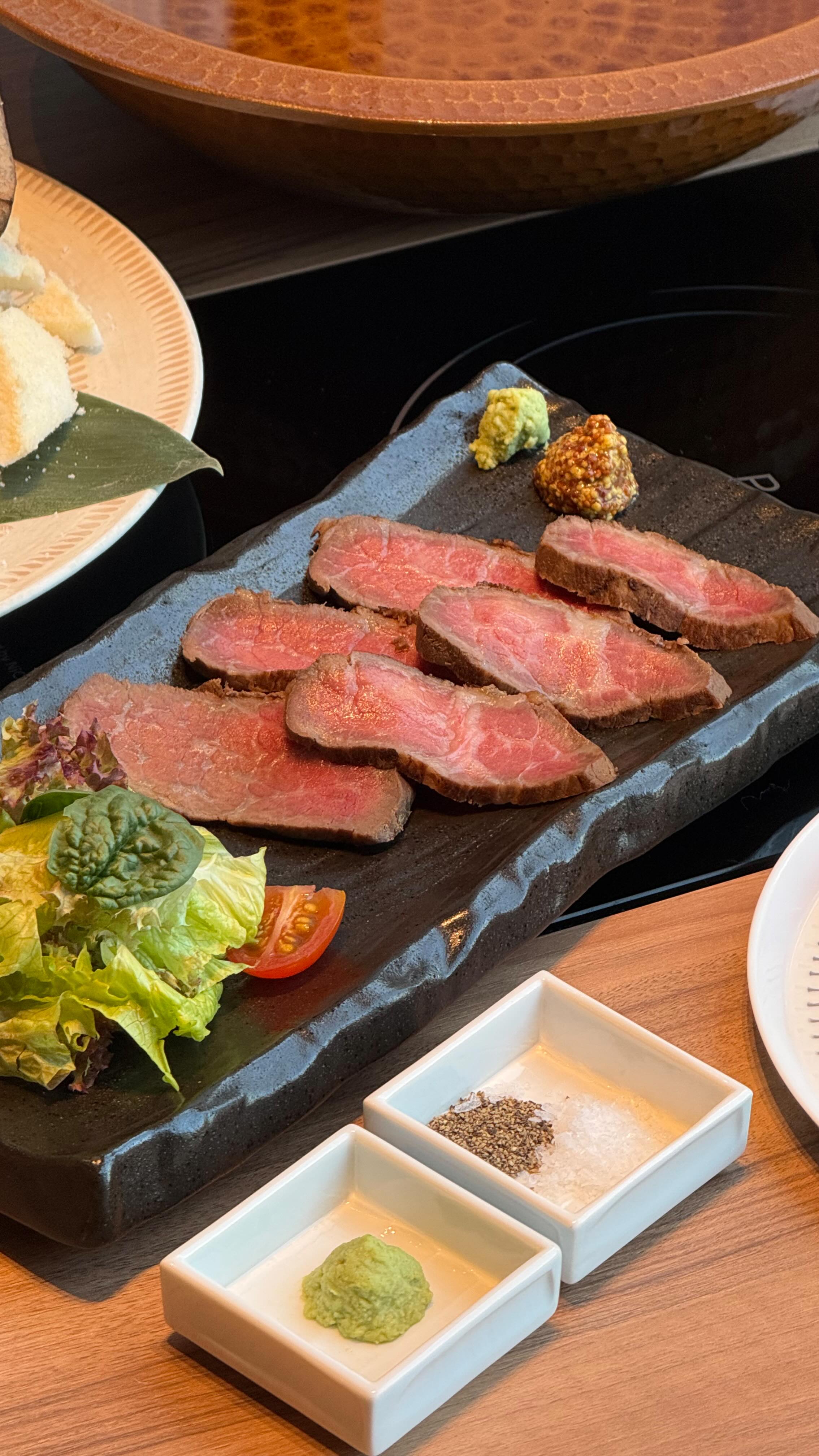 Akaushi Cold Roast Beef Where simplicity meets perfection.

Thinly sliced Akaushi, cool and tender, delivering natural sweetness and clean umami in every bite. An understated favorite for true beef lovers! 🥰❤️

📍 KOUBAI BKK, 5th Floor, Dusit Central Park

🕰️ Weekdays
Lunch: 11:30–15:00 (L.O. 14:00)
Dinner: 17:30–22:00 (L.O. 21:00)
🕰️ Weekends
Lunch: 11:00–16:00 (L.O. 15:00)
Dinner: 17:30–22:00 (L.O. 21:00)

#KOUBAI #KOUBAIBKK