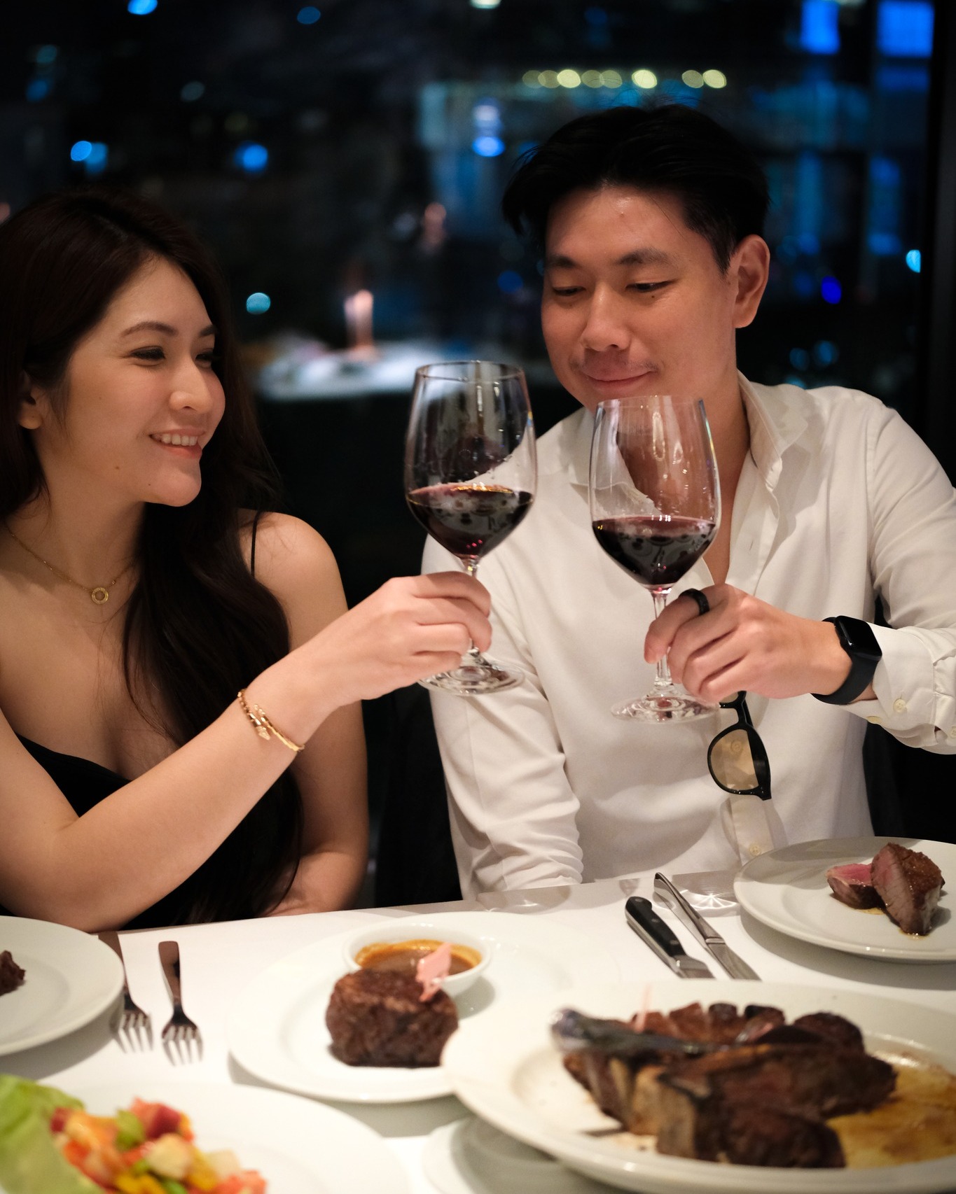 The most romantic month of the year begins. Whether it’s your first anniversary or a lifelong tradition, secure the setting your love story deserves.
​
𝑾𝒐𝒍𝒇𝒈𝒂𝒏𝒈'𝒔 𝑽𝒂𝒍𝒆𝒏𝒕𝒊𝒏𝒆'𝒔 𝑫𝒂𝒚 𝑶𝒇𝒇𝒆𝒓:
Every couple receives a 𝒇𝒓𝒆𝒆 𝑯𝒆𝒂𝒓𝒕-𝒔𝒉𝒂𝒑𝒆𝒅 𝑪𝒉𝒐𝒄𝒐𝒍𝒂𝒕𝒆 𝑴𝒐𝒖𝒔𝒔𝒆 𝑪𝒂𝒌𝒆. 
*Exclusive offer for a prior reservation. Valid on Saturday, 14 February 2026 only.

Begin planning your most cherished Valentine's Day now. 
​
𝐑𝐞𝐬𝐞𝐫𝐯𝐚𝐭𝐢𝐨𝐧:
064-567-2929
LINE ID: wg.reservation
reservation@wolfgangssteakhouse.th
​
𝐖𝐨𝐥𝐟𝐠𝐚𝐧𝐠'𝐬 𝐒𝐭𝐞𝐚𝐤𝐡𝐨𝐮𝐬𝐞 𝐁𝐚𝐧𝐠𝐤𝐨𝐤
Mon - Sun: 11:30 AM - 11:30 PM
3rd floor, The Storeys at One Bangkok
​
#WolfgangsSteakhouseThailand