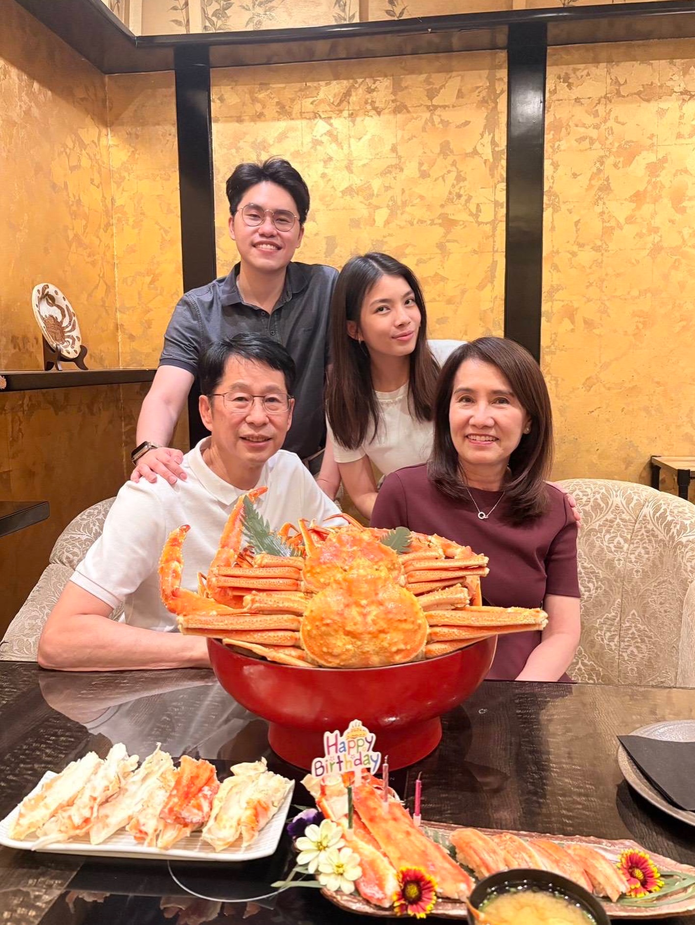 สุขสันต์วันเกิดนะคะ 🎉
ขอบพระคุณเป็นอย่างยิ่งที่เลือกใช้บริการร้านของเราในวันสำคัญเช่นนี้ ✨
ขออวยพรให้ปีนี้เป็นปีที่ยอดเยี่ยมและเต็มไปด้วยความสุขสำหรับคุณค่ะ 💐