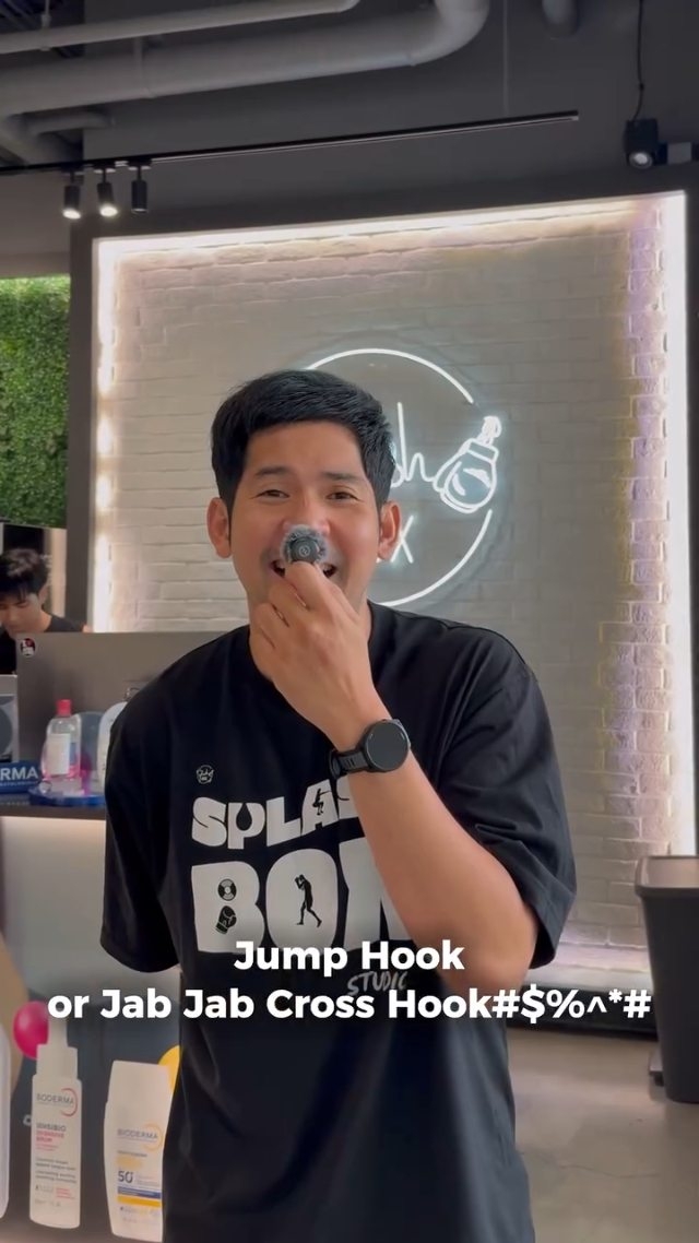 Only Kru Champ's students will understand! This inside joke has me dying 😂

_________________________
🥊 Splash Box Studio
📌 Marche’ Thonglor, Building A, 5M Floor
🕘 Opening hours : 9:00 to 22:00
🚿 Full Amenities Provided (Rental Sportswear, Rental Gloves, Rental Towels, Toiletries & Skincare)

Book Now
👇Line Official : @ splashbox

#Splashbox #DarkBeatBoxercise
#ผับของคนรักสุขภาพ #ThonglorGym #PrivateGym