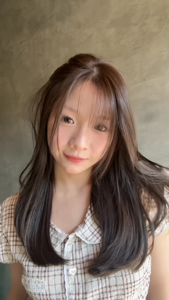 Milk Tea Ash🤎
เป็นสีที่ทำแล้วผมดูสุขภาพดีมากๆ ทำแล้วหน้าละมุนสุดๆ✨
💖thank u @sandssw to coming

by ช่างอาลี่ (AIRY)
Contact us 
Tel : 02-000-3001
Line : @skk6845h
📍sukhumvit 49/11 (Phromphong)
🕛Business hours : 9am-9pm

🚗How to get to Bell otonagami salon
- BTS Phromphong exit 3 walk in soi 39 and then take a motorcycle or taxi to the salon

#Bellotonagamisalon #salonbkk #Hairsalon #japanesehairsalon #ร้านทำผมกรุงเทพ