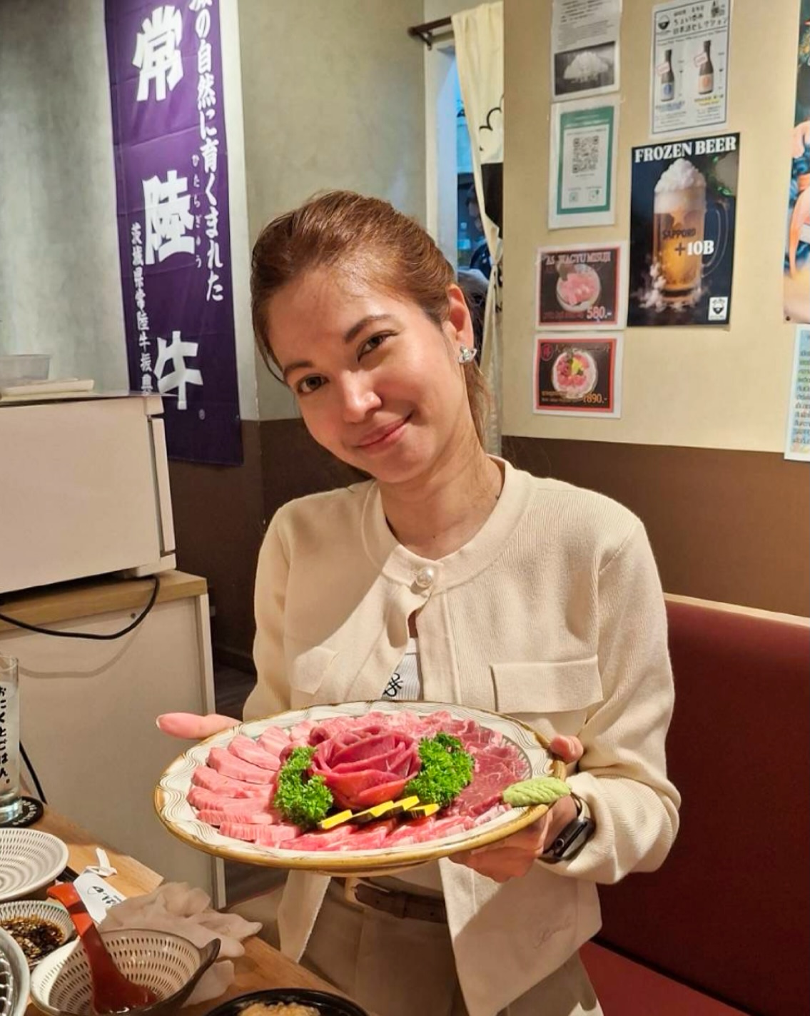 ขอขอบพระคุณเป็นอย่างยิ่งที่มาใช้บริการค่ะ 🥰✨️
⁡
人気セット盛り合わせ大人気です🫶

📍Onnut Plaza
⏰11:30-22:00
☎0654722730
LINE @100hlgjm