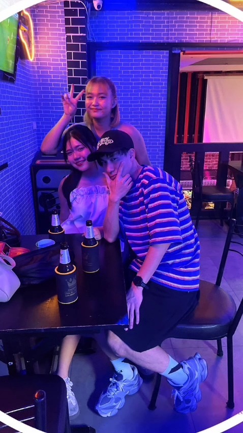 That “I’ll just have one” kind of Monday 😉

📍 Orange Bar, Sukhumvit 11/1

วันจันทร์แบบ
“แค่แก้วเดียวจริง ๆ” 😉

📍 Orange Bar, สุขุมวิท 11/1

#OrangeBarBangkok #MondayButBetter #Sukhumvit11 #BangkokBar