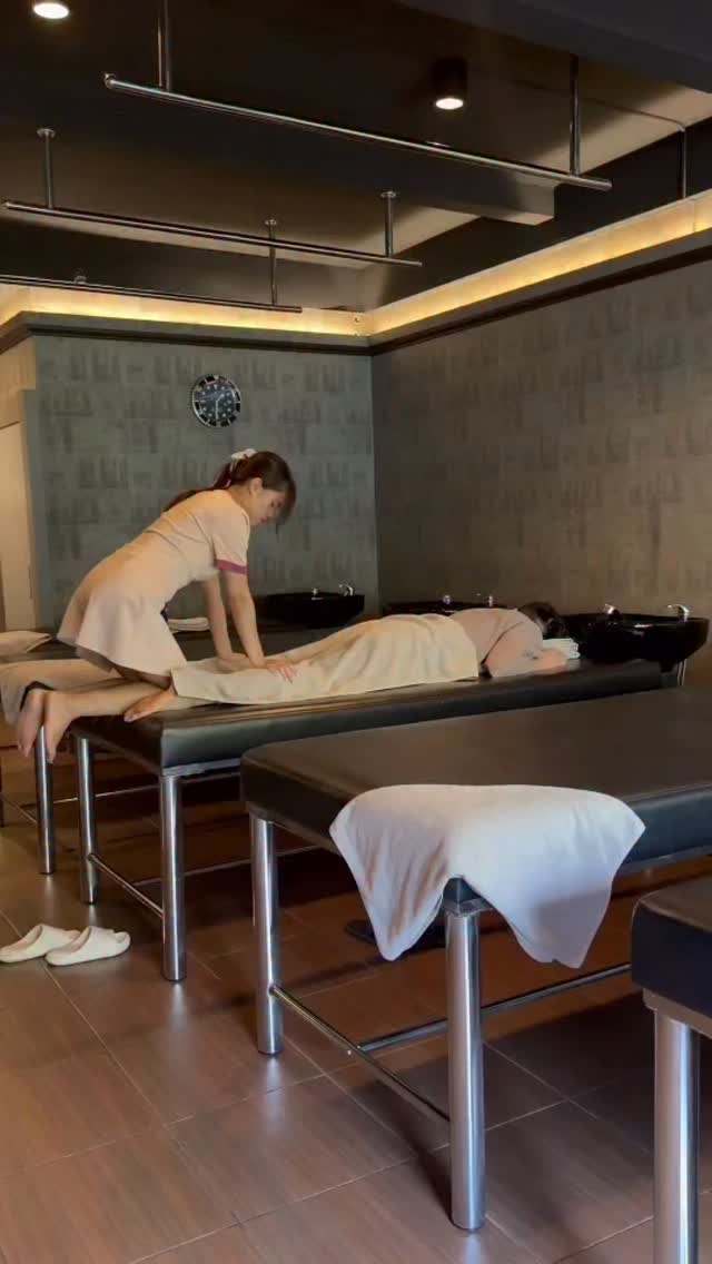 Sometimes all you need is a quiet moment, a gentle massage, and time to simply relax💐💞

You can make a reservation at here👇
☎️ 02 124 5246
DM (X or FACEBOOK)
WhatsApp +66 98 925 5888
Line  lin.ee/YOE9biR