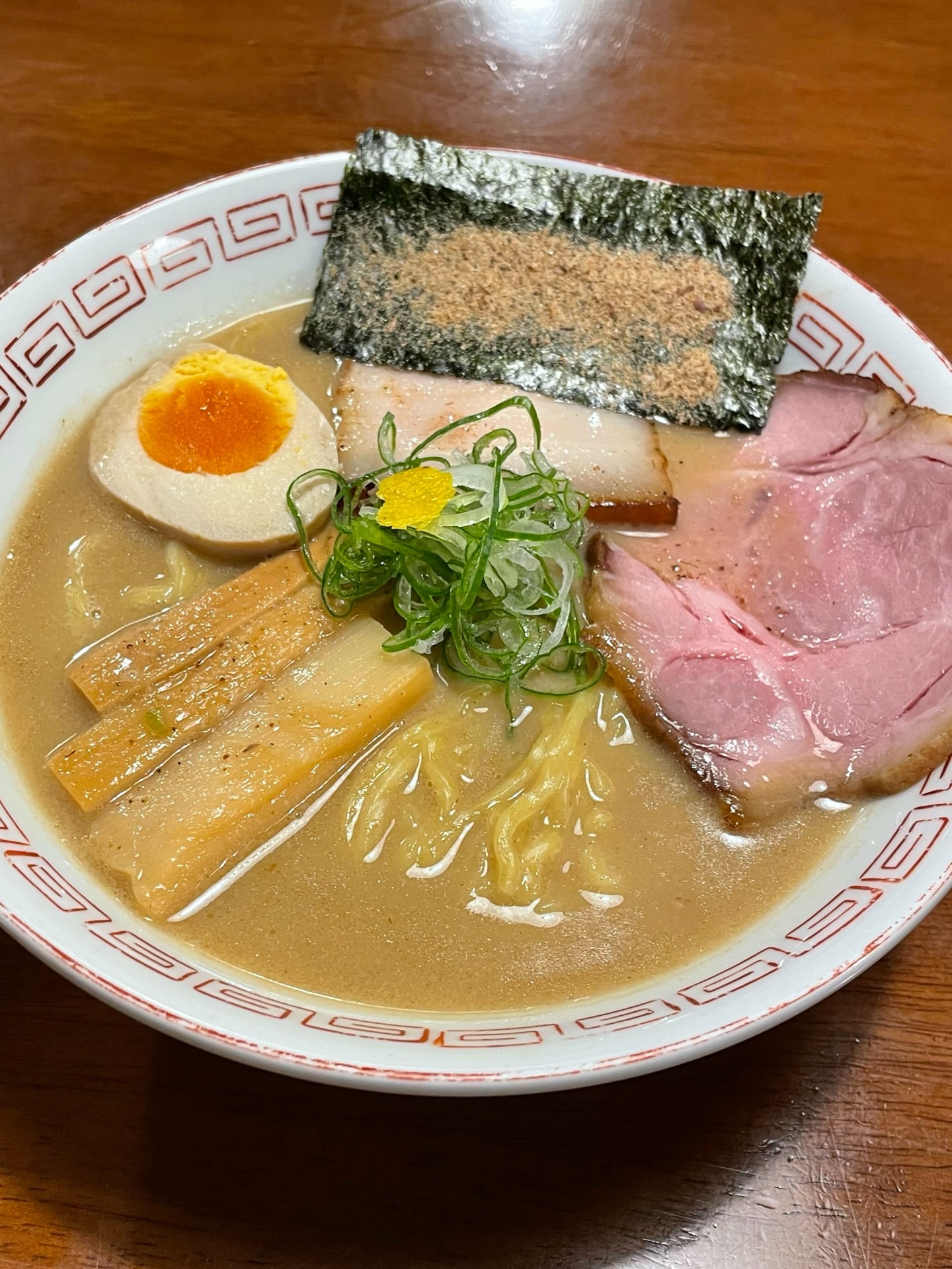 Everything homemade, down to the last drop. 🍜 

This week’s special: Gyokai Tonkotsu.🐽🐟

Rich, creamy pork bone broth meets the deep umami of seafood. Limited time only—come grab a bowl while it lasts!

#tonkotsuramen #kenjislab #ramenlab #kenjisramenlab