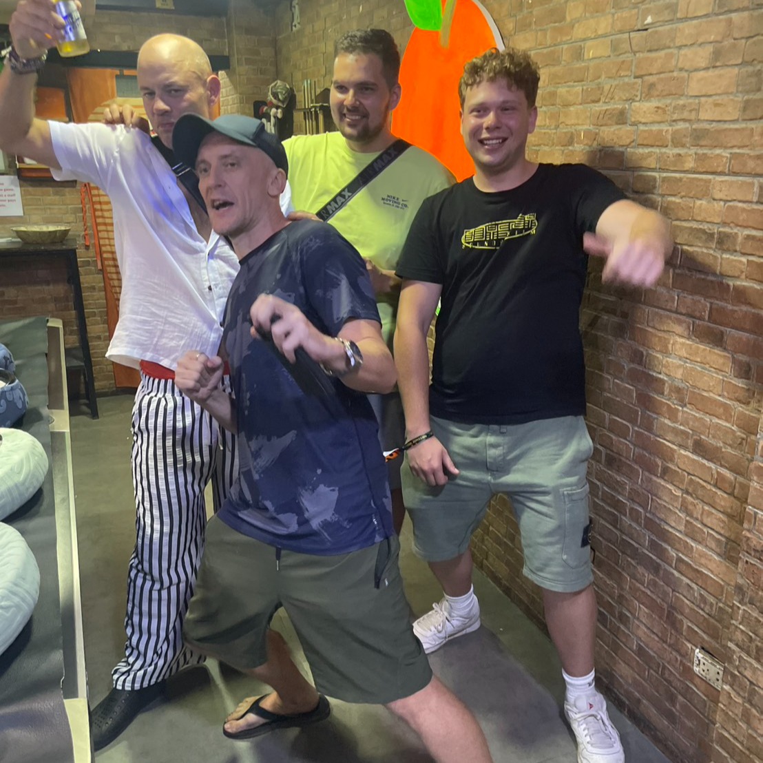 Monday, but make it calm 😌

📍 Orange Bar, Sukhumvit 11/1

วันจันทร์…แต่ขอแบบสบาย ๆ 😌

📍 Orange Bar, สุขุมวิท 11/1

#OrangeBarBangkok #MondayVibes #Sukhumvit11 #BangkokBar #SlowStart