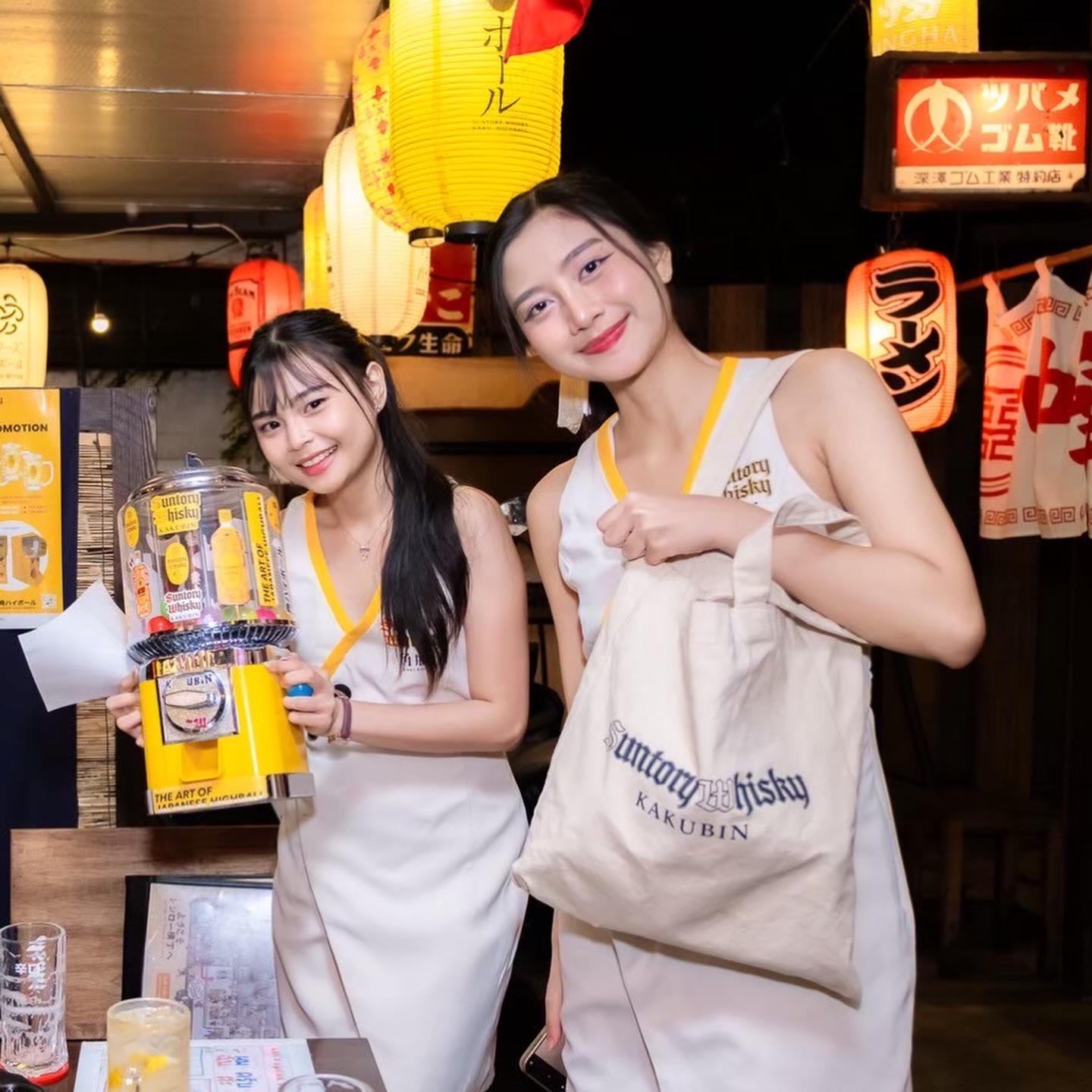 📣🔥毎月恒例🔥📣
＼ トンロー横丁一番盛り上がる3日間 ／

🥃✨サントリー角イベント開催✨🥃
【明日から3日間限定】

毎月いちばんお客さんが集まる大人気イベント‼️

✔ 角ハイボールがお🉐に飲める！
✔ 飲んでガチャガチャチャレンジ🎯
✔ TシャツやサントリーグッズGETのチャンス！
✔ プロモーションガールが各テーブルを回って盛り上げます🔥

飲んで、回して、当てて、楽しむ3日間🍻✨

さらに‼️
🕔17:00–19:00は毎日ハッピーアワー
【Buy1 Get2 FREE】やってます🔥

これは早い時間から来るしかない😎

⚠️毎回満席になります
ご予約がベターです📩

トンローで一番盛り上がる夜を一緒に🔥
お待ちしてます！

#トンロー横丁 #サントリー角 #角ハイボール #バンコク居酒屋 #Thonglor