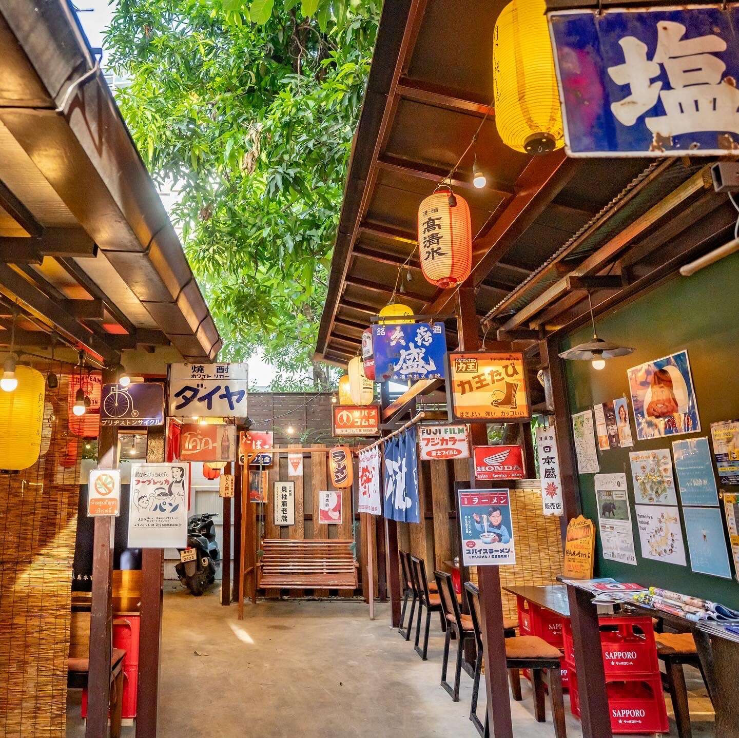 📣
🍛✨ Thonglor Yokochō – Notice ✨

Please note that no alcohol will be served from 6:00 PM today until 6:00 PM tomorrow due to the alcohol-free day.

🕔 Happy Hour: 5:00–6:00 PM (as usual)
📅 Weekend hours: Open all day 11:30 AM – 11:30 PM

No alcohol? No problem!
Enjoy our Soup Curry and Spice Curry —
great food, good vibes, and happy moments await you 🍛😊

วันนี้ 18:00 – พรุ่งนี้ 18:00
งดจำหน่ายเครื่องดื่มแอลกอฮอล์ครับ
🕔 Happy Hour 17:00–18:00
📅 เสาร์–อาทิตย์ เปิดทั้งวัน 11:30–23:30

※本日18:00〜明日18:00は
禁酒日のためアルコールの販売はお休みです。
🕔 17:00–18:00 ハッピーアワー通常開催
📅 土日は通し営業 11:30–23:30

お酒がなくても楽しめるトンロー横丁🏮
自慢のSoup Curry・Spice Curry、ピリッと‼️

#禁酒日 #バンコク #酒なくても #楽しめる #🇹🇭