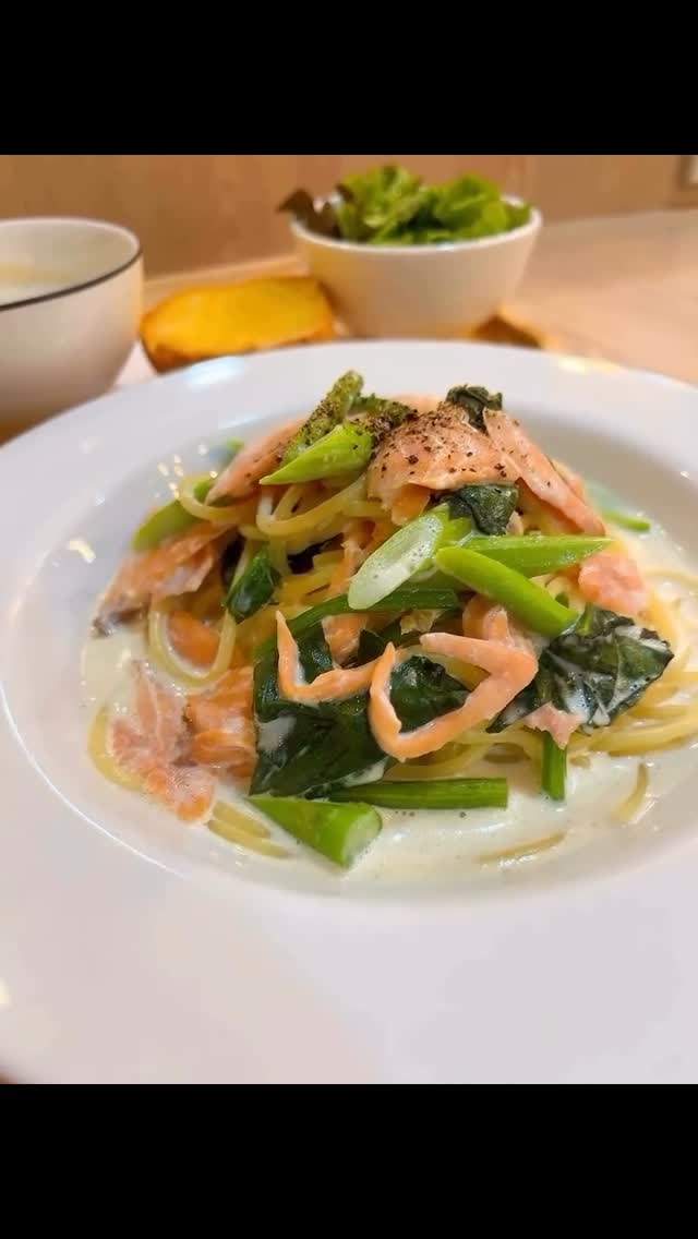 เส้นนุ่ม ซอสครีมเข้มข้น
แซลมอนแน่น ๆ ทุกคำคือความสุข
Hakata Coffee Bangkok 
・スモークサーモンクリームパスタ
・やさしい味、ほっとする一皿
・今日も美味しい時間
##HakataCoffeeBangkok #คาเฟ่ญี่ปุ่น #พาส
ต้าแซลมอน
#JapaneseCafe CreamyPasta
BangkokCafe