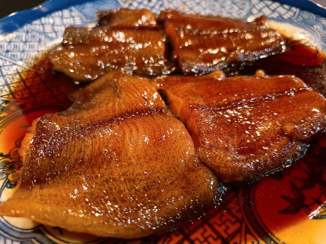 華金✨だよー　全員集合〜💨

皆様のご来店お待ちしております♪

おひとりさま大歓迎！
カウンター席大人気

おばんざい、鉄板焼きメニュー
二階テーブル席、三階個室完備
一階カウンター席でもオーダー可能です

黒兵衛では
各種ご宴会のご予約承ります♪
コース1,000バーツ〜
飲み放題 300バーツor 400バーツ

二階テーブル席
三階9名様までの小宴会用個室ございます。

よろしくお願いします♪

2月もHappy hour 開催中です
17:00〜19:30

キリンビール大瓶　120B
ウィスキーハイボール　80B

Happy hour in  February❗️
17:00〜19:30
Kirin Beer Big Bottle 120B
Whisky Hi-ball 80B

#バンコク創作料理居酒屋 #バンコク日本料理店 #バンコク小料理屋 #バンコクおひとりさま #バンコク1人飲み プラカノン バンコク日本人女性スタッフ常駐 バンコクおかみさん バンコクお好み焼き屋 バンコク鉄板焼き  バンコクおばんざい  japanesefood bangkok phrakhanong japaneserestaurant reopen happyhour obanzai bangkokokonomiyaki bangkokteppanyaki