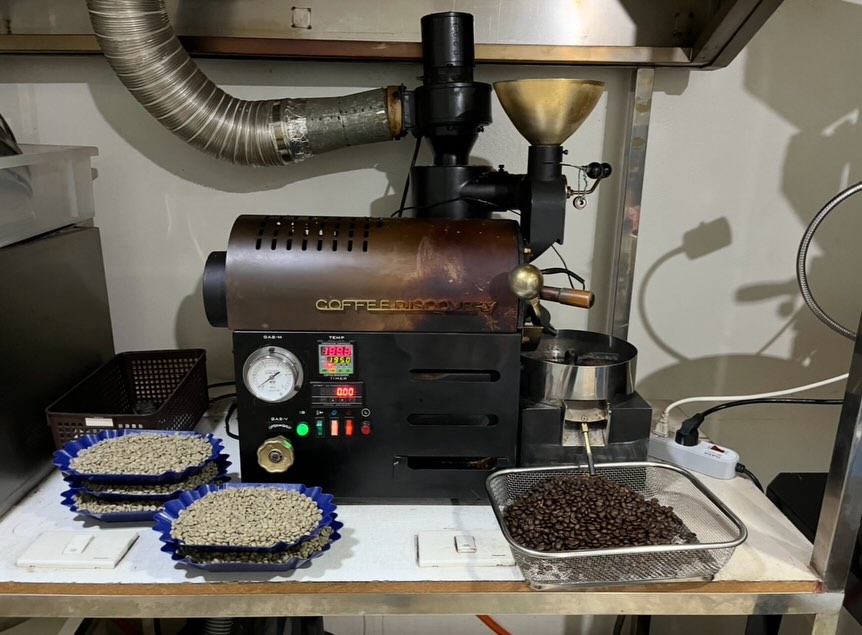 ☕️☕️จากเมล็ด → คั่ว > บด → สกัด → แก้วโปรด
ทุกขั้นตอนตั้งใจ เพื่อรสชาติที่ดีที่สุด☕️☕️
豆から一杯まで、心を込めて。
#กาแฟคั่วสด #CraftCoffee🇯🇵🇯🇵☕️
#กาแฟดีบอกต่อ #คาเฟ่น่านั่ง
#CafeHopping BangkokCaf