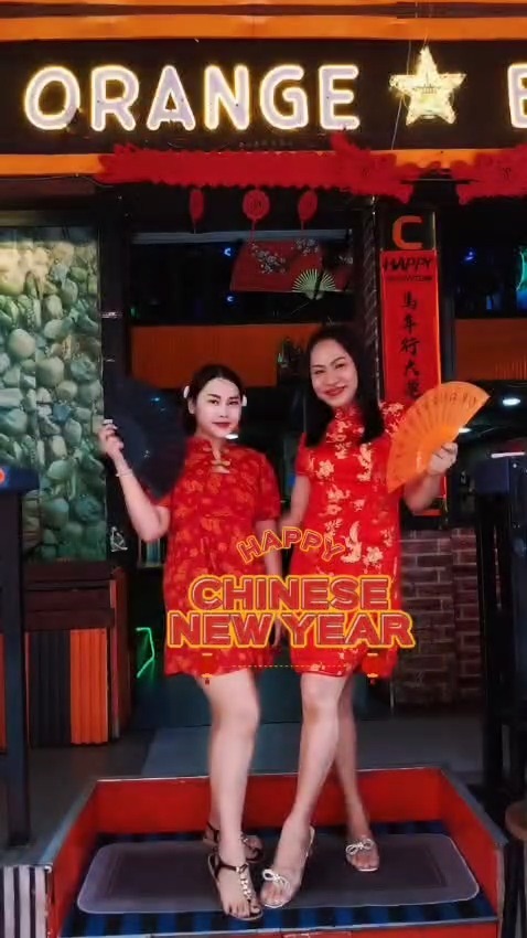 New year.
New luck.
Same good vibes 🧧✨

Wishing you prosperity and smiles this Lunar New Year 🏮🍊

ปีใหม่
โชคใหม่
แต่ความสนุกเหมือนเดิม 🧧✨

ขอให้ตรุษจีนนี้นำโชคและรอยยิ้มมาให้ทุกคน 🏮🍊

#OrangeBarBangkok #ChineseNewYear #LunarNewYear #BangkokBar
