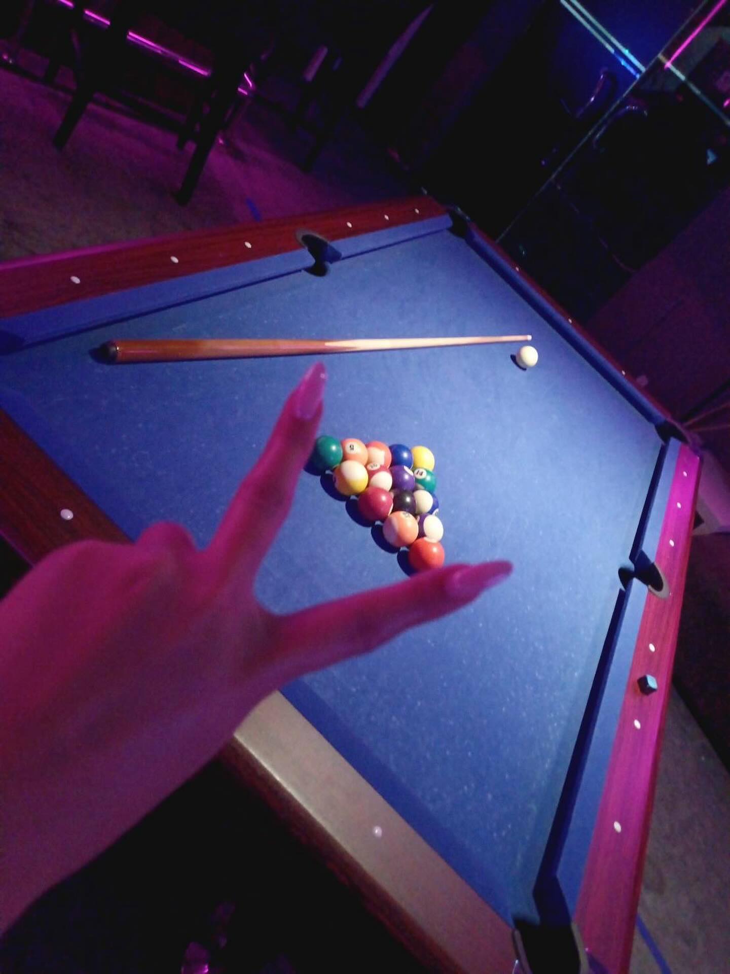 こんにちは🎉2月も終わりに近づき、毎日が駆け足で過ぎ去っていきますね🏃‍♂️💨「行く一月、逃げる二月、去る三月」とはよく言ったものです😌 こんな時こそ、皆様と一緒に1日1日を大切に過ごしませんか？✨ 週の真ん中、水曜日の疲れをリフレッシュするなら、ぜひ当店にお越しください！

ビリヤード🎱やダーツ🎯、カラオケ🎤、カードゲーム♠️などで思いっきり楽しめる当店は、お酒を楽しむだけでなく、アクティブに遊べる場でもあります。スタッフも元気いっぱいで皆様をお迎えします💪

お酒が大好きなスタッフ、ダーツの名手、ムエタイファイターまで、ユニークなスタッフたちがお待ちしております。今週中もぜひ、お時間を見つけてお越しください✨🍻

#ビリヤード
#ダーツ
#カラオケ
#カードゲーム
#充実した時間
Hello 🎉 As February draws to a close, the days seem to fly by faster than ever 🏃‍♂️💨 Just like the saying goes, “January goes, February runs away, and March disappears” 😌

At times like this, why not cherish each day together with us? ✨
If you’re looking to refresh yourself in the middle of the week, come visit us this Wednesday!

At our place, you can fully enjoy billiards 🎱, darts 🎯, karaoke 🎤, card games ♠️, and more. It’s not just about drinks — it’s a space where you can have fun and stay active too! Our energetic staff are ready to welcome you 💪

From staff who love their drinks, to darts pros, even a Muay Thai fighter — our unique team is looking forward to seeing you. Make some time this week and come join us for a great time ✨🍻

Billiards
Darts
Karaoke
CardGames
GreatTime