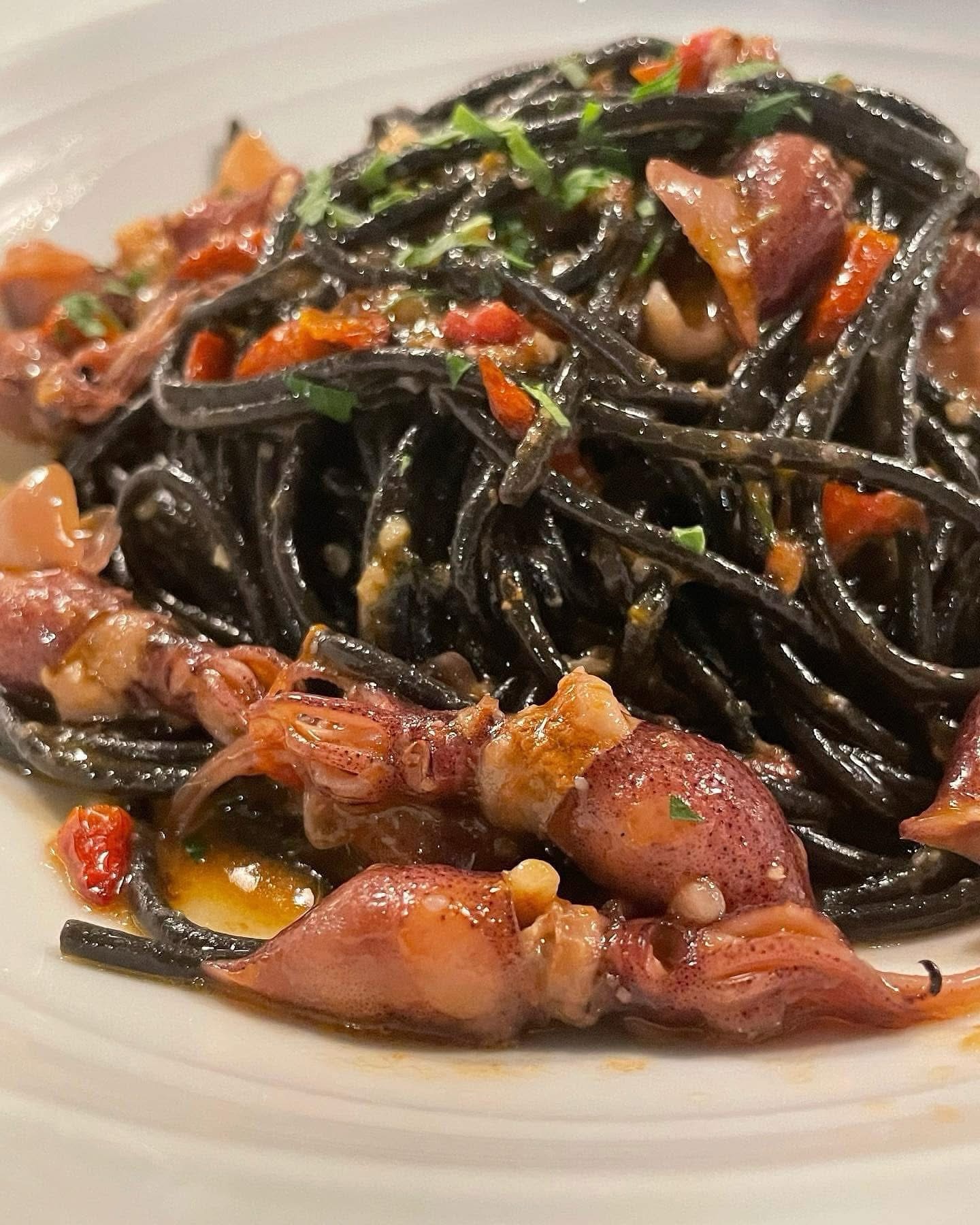 The tiny, flavorful Hotaru Ika (Firefly Squid) are back🦑🦑🦑
We’re serving these seasonal gems with an Italian twist:

🧄 Hotaru Ika Ajillo: Sizzling in garlic oil, perfect with crusty bread

🍝 Black Ink Spaghetti All’arrabbiata: Bold, spicy, and rich—featuring Hotaru Ika and silky squid ink pasta

Catch them while they’re here! 🦑✨

#KenjisLab #HotaruIka #FireflySquid #JapaneseFusion #BangkokEats SeasonalMenu