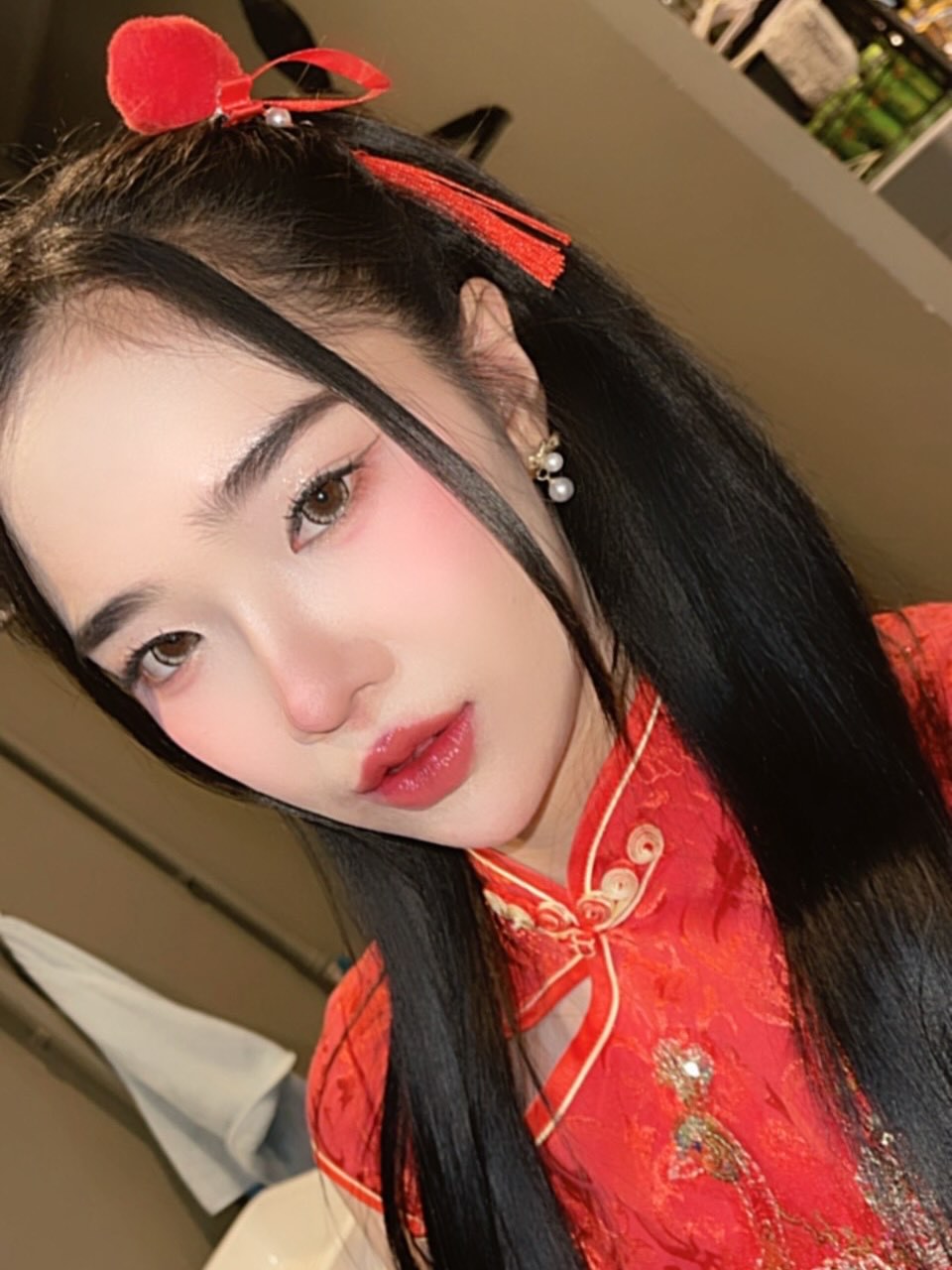 こんにちは皆さま🎤✨ 本日はいよいよチャイナドレスイベントの最終日です！お見逃しなく！この特別なイベントを締めくくるために、お得なボトルプロモーションも本日まで実施中🍾✨。普段のレパートリーに、チャイナドレス姿のキャストと一緒に、心に残るひとときを過ごしてみませんか？楽しい時間をお約束します💓 日曜日にもかかわらず、元気いっぱいのキャストが皆さまをお待ちしております🙌 お酒を片手に、素敵な音楽とともにリラックスできる最高の夜をお楽しみください。皆さまのご来店を心よりお待ちしております😊✨

#カラオケバー
#チャイナドレス
#イベント最終日
#ボトルプロモーション
#楽しい夜