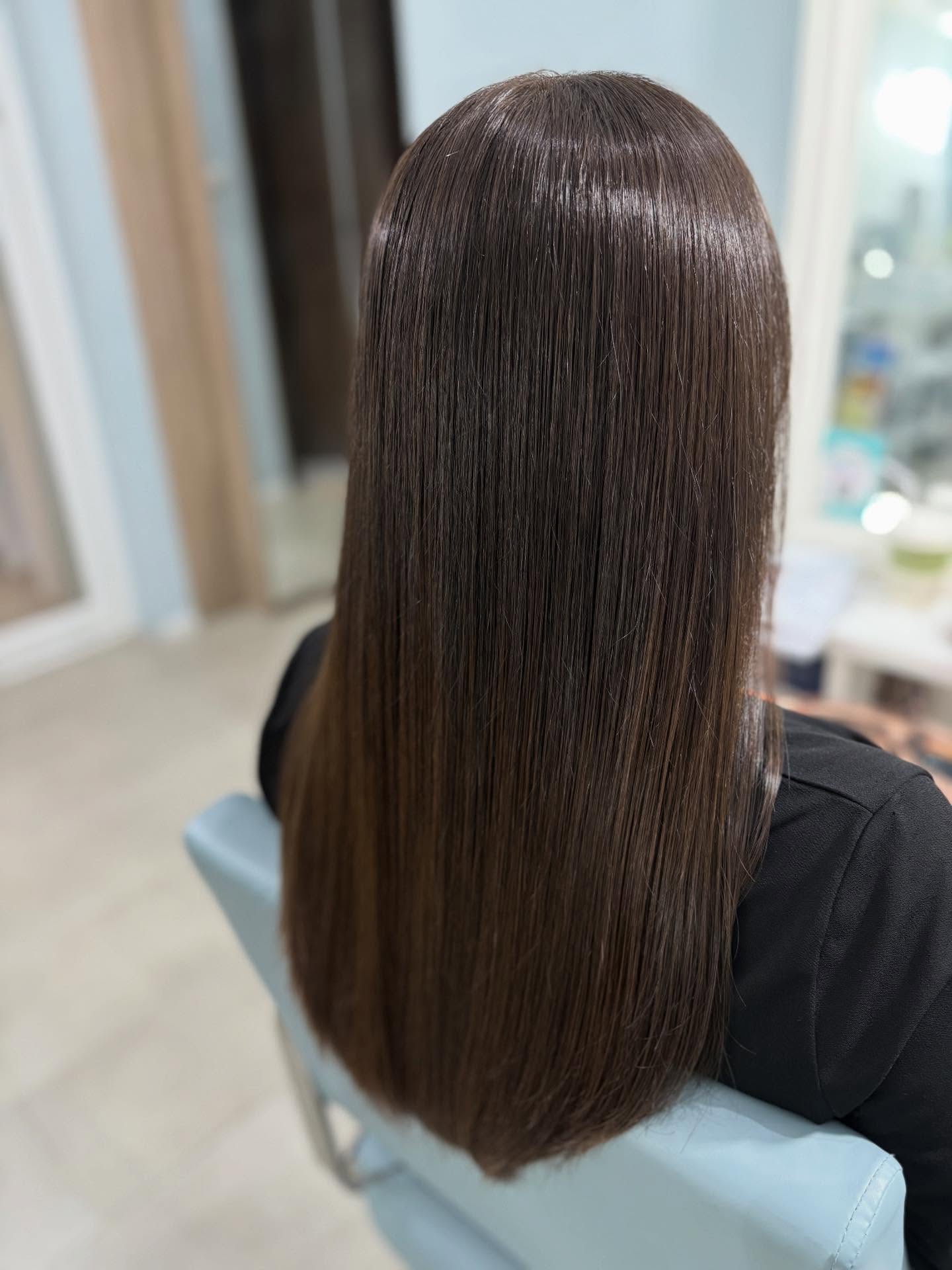 艶成分を更にアップグレードしたansRの酸性ストレート、ずっと触っていたくなるサラ艶髪に✨

เทคนิคการยืดผมตรงแบบญี่ปุ่นช่วยให้ผมแลดูเป็นธรรมชาติ ✨❤️

สาวๆจะไม่กังวลเรื่องผมเสีย ผมแห้ง ผมขาดชี้ฟู อีกต่อไป
ansR รอคุณอยู่นะคะ 💕

💈จองคิวได้ที่ 
Line : https://lin.ee/ipxhtUk