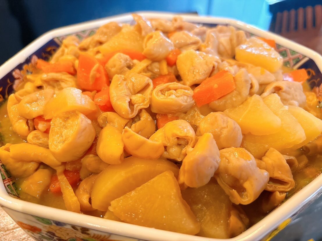 ユキちゃんラストウィーク
今日と明日だけとなってしまいました😭

本日もご予約で21:00まで満席となっております
カウンター席19:00までなら少し空いております
皆様のご来店お待ちしております♪

おひとりさま大歓迎！
カウンター席大人気

おばんざい、鉄板焼きメニュー
二階テーブル席、三階個室完備
一階カウンター席でもオーダー可能です

黒兵衛では
各種ご宴会のご予約承ります♪
コース1,000バーツ〜
飲み放題 300バーツor 400バーツ

二階テーブル席
三階9名様までの小宴会用個室ございます。

よろしくお願いします♪

2月もHappy hour 開催中です
17:00〜19:30

キリンビール大瓶　120B
ウィスキーハイボール　80B

Happy hour in  February❗️
17:00〜19:30
Kirin Beer Big Bottle 120B
Whisky Hi-ball 80B

#バンコク創作料理居酒屋 #バンコク日本料理店 #バンコク小料理屋 #バンコクおひとりさま #バンコク1人飲み プラカノン バンコク日本人女性スタッフ常駐 バンコクおかみさん バンコクお好み焼き屋 バンコク鉄板焼き  バンコクおばんざい  japanesefood bangkok phrakhanong japaneserestaurant reopen happyhour obanzai bangkokokonomiyaki bangkokteppanyaki