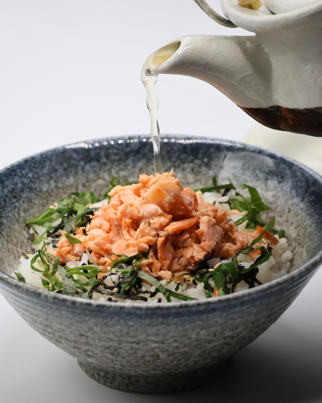 Good morning ☀️
You can finally enjoy your breakfast.
Warm rice topped with tender salmon, gently poured with fragrant broth.

Breakfast is served daily from 9:00 AM – 11:00 AM only.
Start your day with something comforting and beautiful. 🍚✨

เช้านี้…คุณสามารถให้รางวัลตัวเองได้แล้ว ☀️
ข้าวอุ่น ๆ ท็อปด้วยแซลมอนเนื้อนุ่ม ราดน้ำซุปหอมละมุนทุกคำ
ตื่นมาเพื่อมื้อดี ๆ แบบนี้แหละ

พร้อมเสิร์ฟทุกวัน เวลา 09.00 – 11.00 น. เท่านั้น
ได้เวลาทานอาหารเช้าแล้ว 🥰

#BreakfastTime #JapaneseCuisine #SalmonLovers #MorningComfort #StartYourDayRight