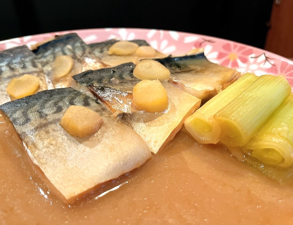 黒兵衛では
各種ご宴会のご予約承ります♪
コース1,000バーツ〜
飲み放題 300バーツor 400バーツ

二階テーブル席は最大14名様まで可能
三階には9名様までの小宴会用個室ございます。
 
この機会に是非皆様のご来店お待ちしております♪

おひとりさま大歓迎！
カウンター席大人気

おばんざい、鉄板焼きメニュー
二階テーブル席、三階個室完備
一階カウンター席でもオーダー可能です

よろしくお願いします♪

3月もHappy hour 開催中です
17:00〜19:30

キリンビール大瓶　120B
ウィスキーハイボール　80B

Happy hour in  March❗️
17:00〜19:30
Kirin Beer Big Bottle 120B
Whisky Hi-ball 80B

#バンコク創作料理居酒屋 #バンコク日本料理店 #バンコク小料理屋 #バンコクおばんざい #バンコク1人飲み