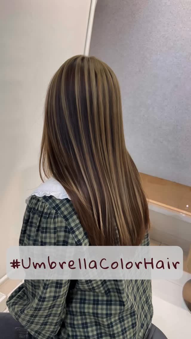 New Hair Trend ☂️
Umbrella Color Hair
สีซ่อนด้านใน เพิ่มมิติให้ผมสวย ดูมีสไตล์แบบสาวญี่ปุ่น 🇯🇵

#UmbrellaColor #HairColorTrend #JapaneseHairStyle #BangkokSalon #HairColor

[ADDITIONAL 500 BATH FOR HAIR LENGHT OVER 20 INCHES]

We use High quality products from Japan 

🚘 ฟรีที่จอดรถ
👇🏻
Booking : 📕
Line oa @cyanbkk
Tel. 020092616
  0622922841
Open hours :⏰
Everyday 9.30-18.30 น.

japanesesalon japanesehair tokyohair
japanesehaircolor ashhair beigehair
haircolor bangkoksalon ร้านทำผมสไตล์ญี่ปุ่น
hairtransformation ร้านทำผมทองหล่อ

バンコク美容室  トンロー美容室  日本人美容師 日本式ヘアサロン 透明感カラー
アッシュカラー ベージュカラー 外国人風カラー ThonglorSalon bangkokjapanesesalon