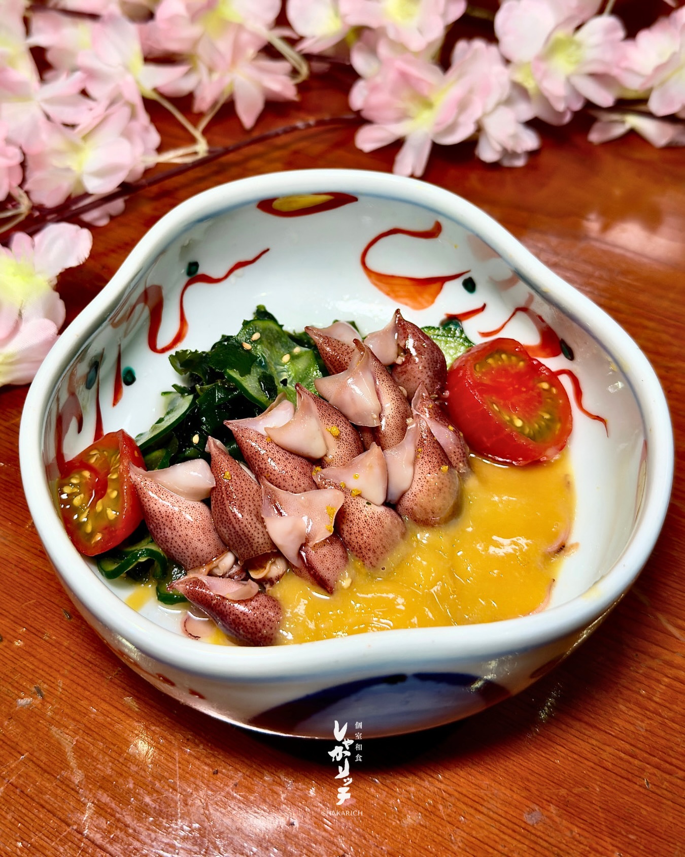 Firefly Squid from Hyogo

A seasonal delicacy from Japan, known for its rich umami and delicate sweetness.

Enjoy the unique flavor and tender texture of fresh hotaru ika, a true taste of spring.

For reservations or inquiries, please contact us via LINE on our profile or by phone.

-———————
兵庫県産 蛍烏賊

春の味覚として親しまれる蛍烏賊。
濃厚な旨みとほのかな甘みが特徴です。

この季節ならではの旬の味わいをお楽しみください。

ご予約・お問い合わせはプロフィールのLINEまたはお電話より承ります。

-———————
ปลาหมึกโฮตารุอิกะจากจังหวัดเฮียวโกะ

อาหารทะเลตามฤดูกาลของญี่ปุ่น
รสชาติอูมามิเข้มข้น และหวานละมุน

ลิ้มรสความอร่อยของฤดูใบไม้ผลิจากญี่ปุ่น

สำรองที่นั่งหรือสอบถามข้อมูลได้ทาง LINE ในโปรไฟล์ หรือโทรศัพท์

-———————
#Shakarich #HotaruIka #JapaneseSeafood #SeasonalMenu #JapaneseCuisine BangkokDining Washoku BangkokFood SeafoodLover SpringSpecial